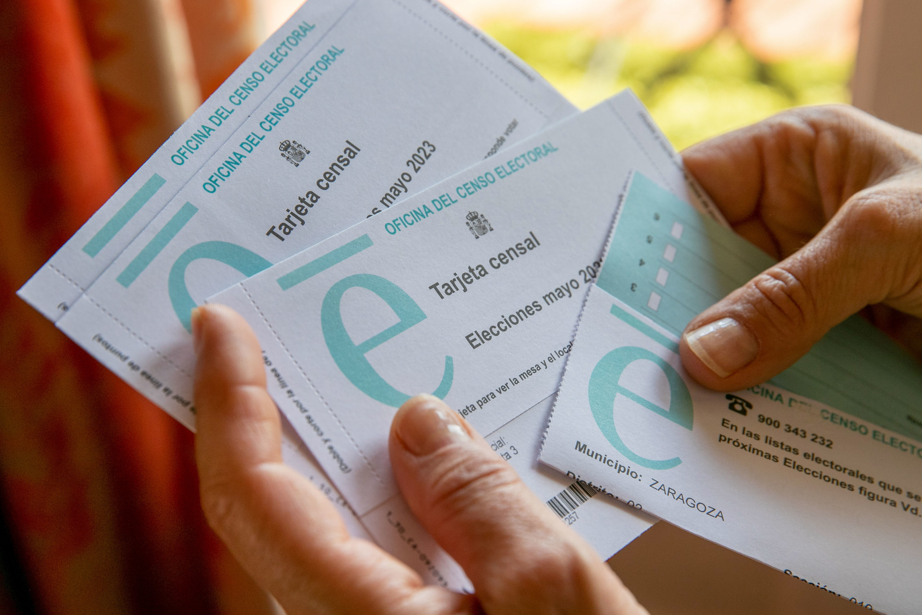 La Oficina del Censo Electoral enva una tarjeta censal a todos los electores residentes en Espaa para las elecciones municipales y autonmicas del 28 de mayo.
