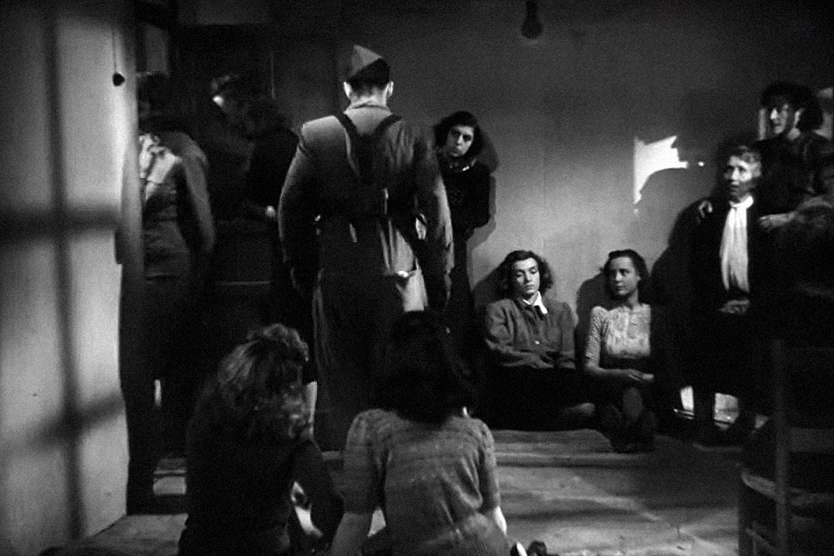 Fotograma de la película 'Rojo y negro', dirigida por Cárlos Arévalo en 1942.