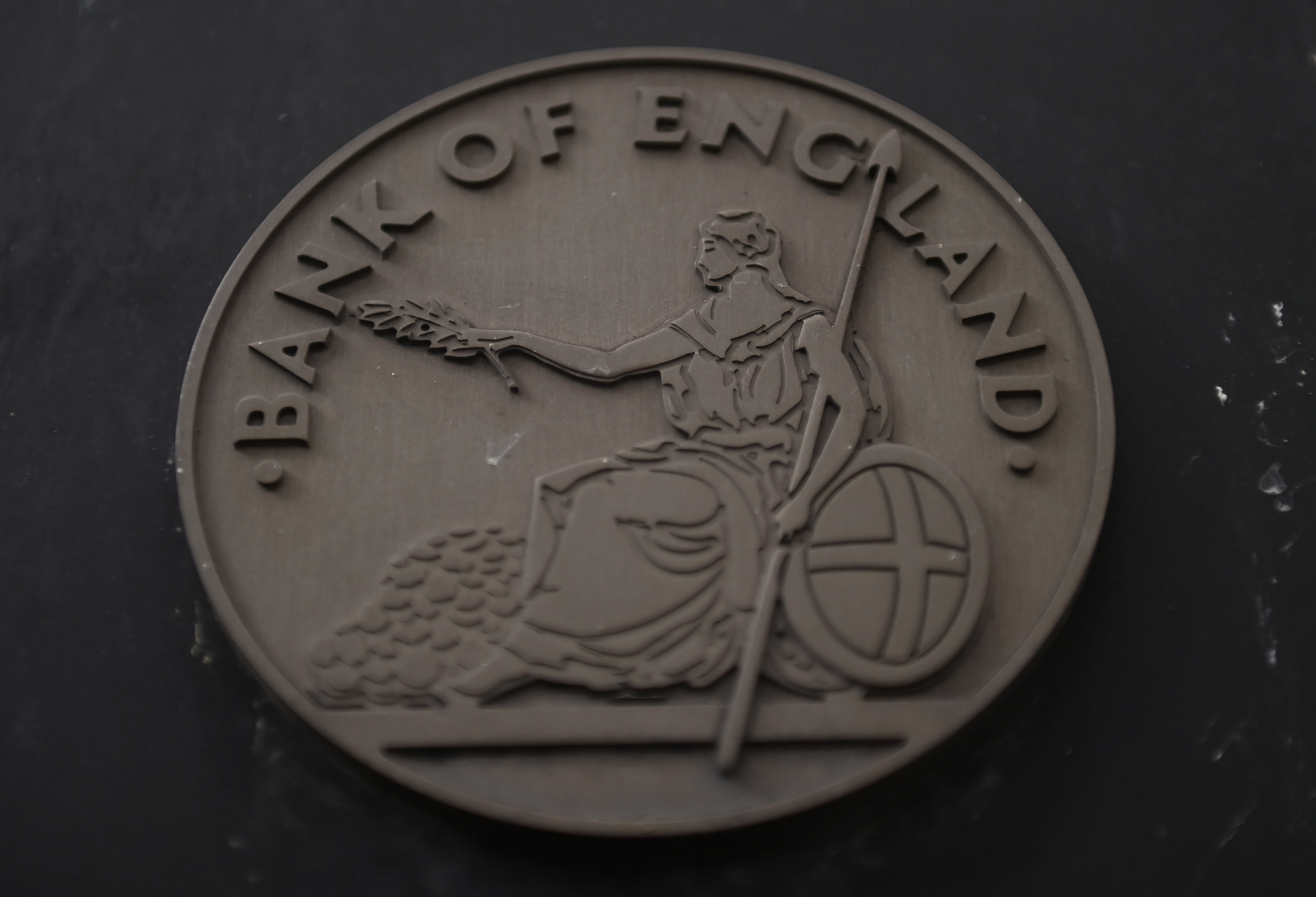 El Banco de Inglaterra vuelve a subir los tipos para contener la inflación del 10,1%