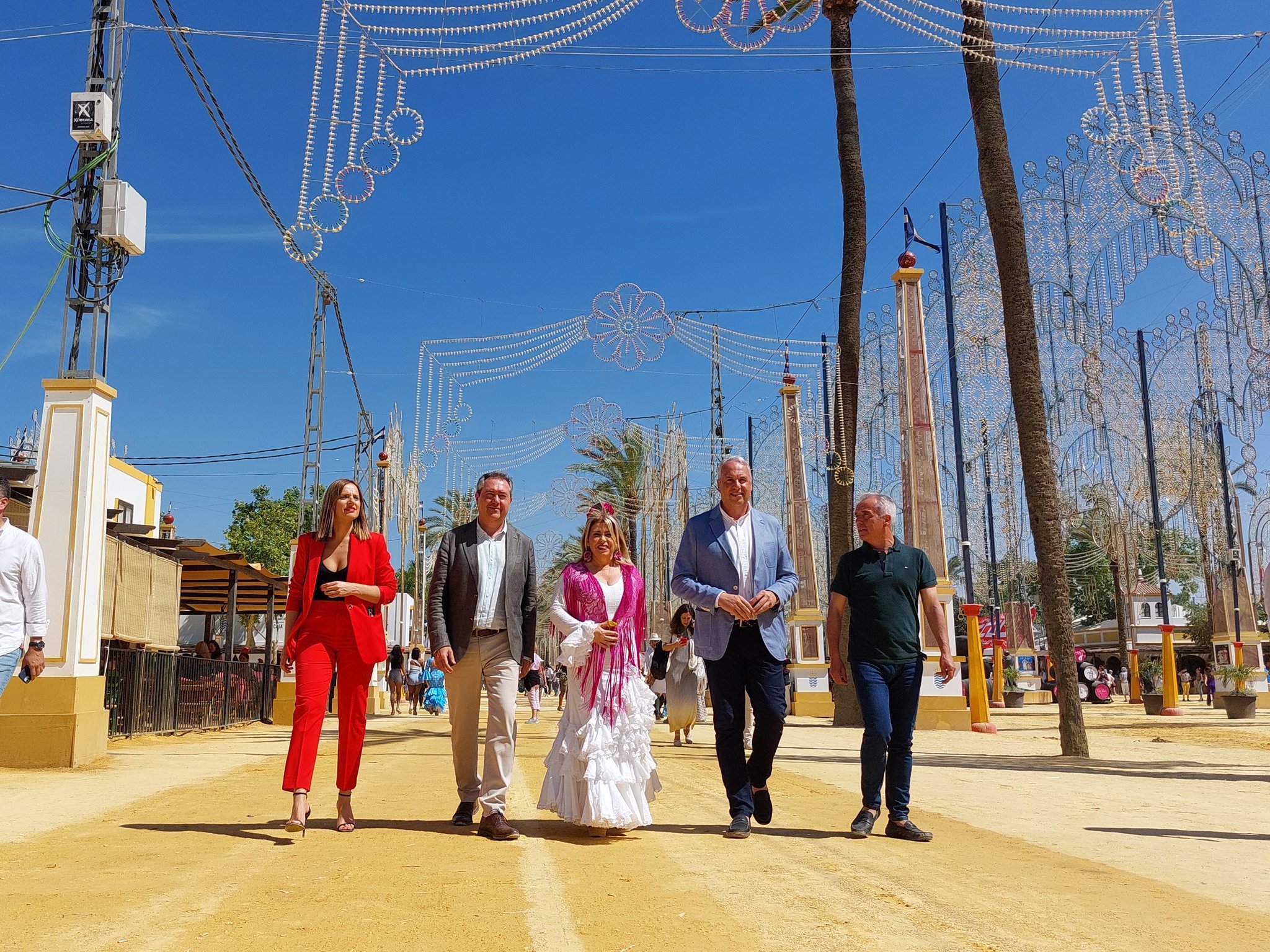 Juan Espadas, lder del PSOE-A, en la Feria de Jerez con su alcaldesa, Mamen Snchez.