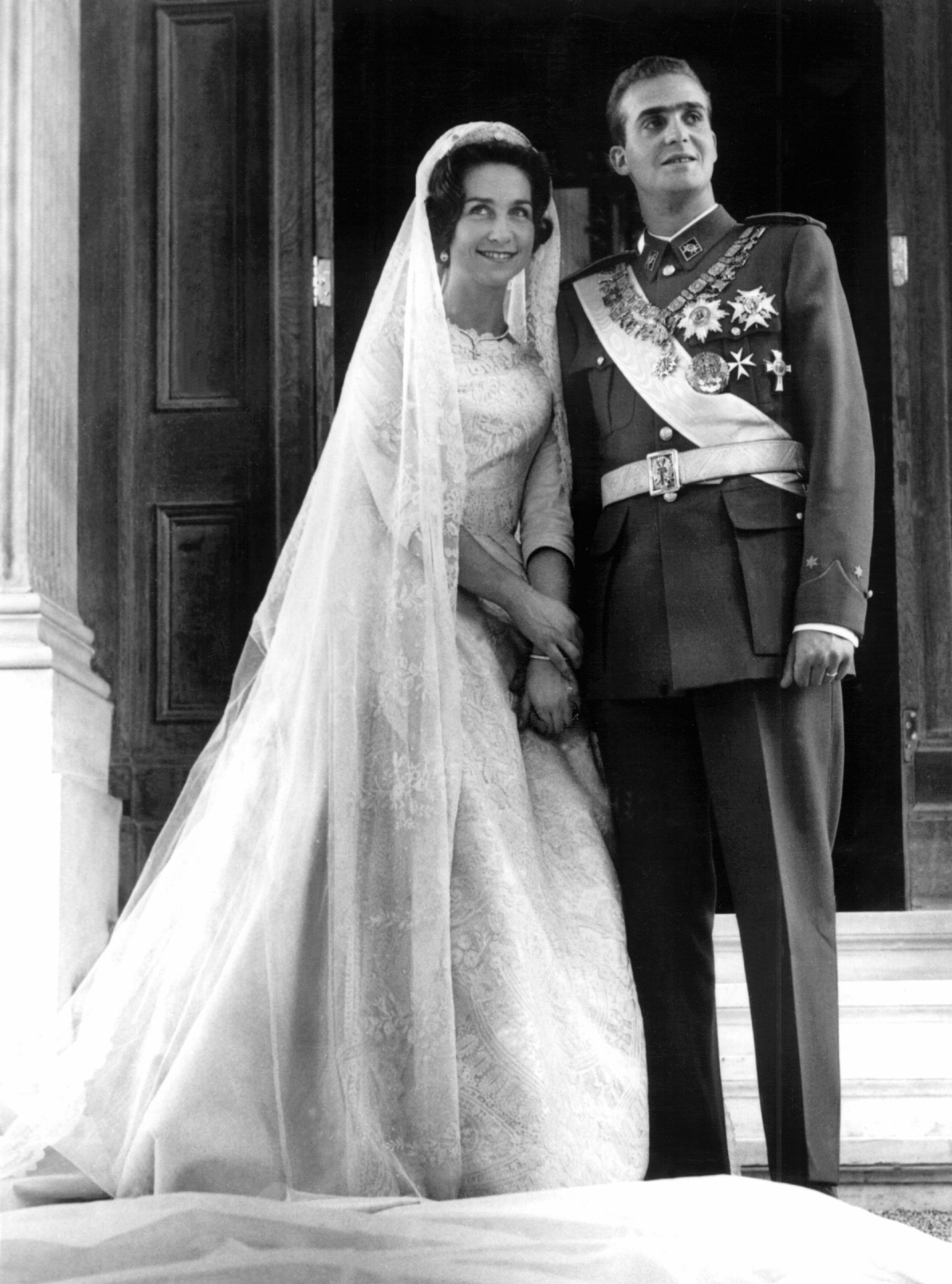 Doña Sofía y Don Juan Carlos, el día de su boda, en 1962.