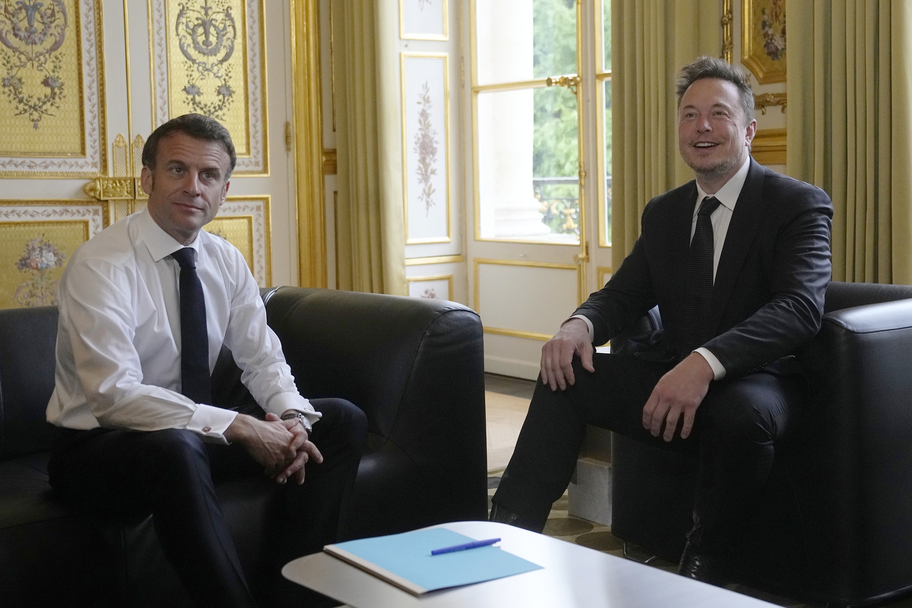 El presidente francs, Emmanuel Macron, con el CEO de Twitter y Tesla, Elon Musk, en el Elseo este lunes
