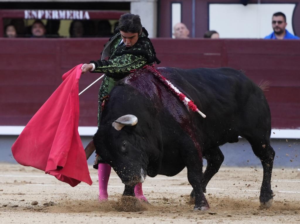 Romance sin final de Miguel ngel Perera y un buen toro de El Parralejo