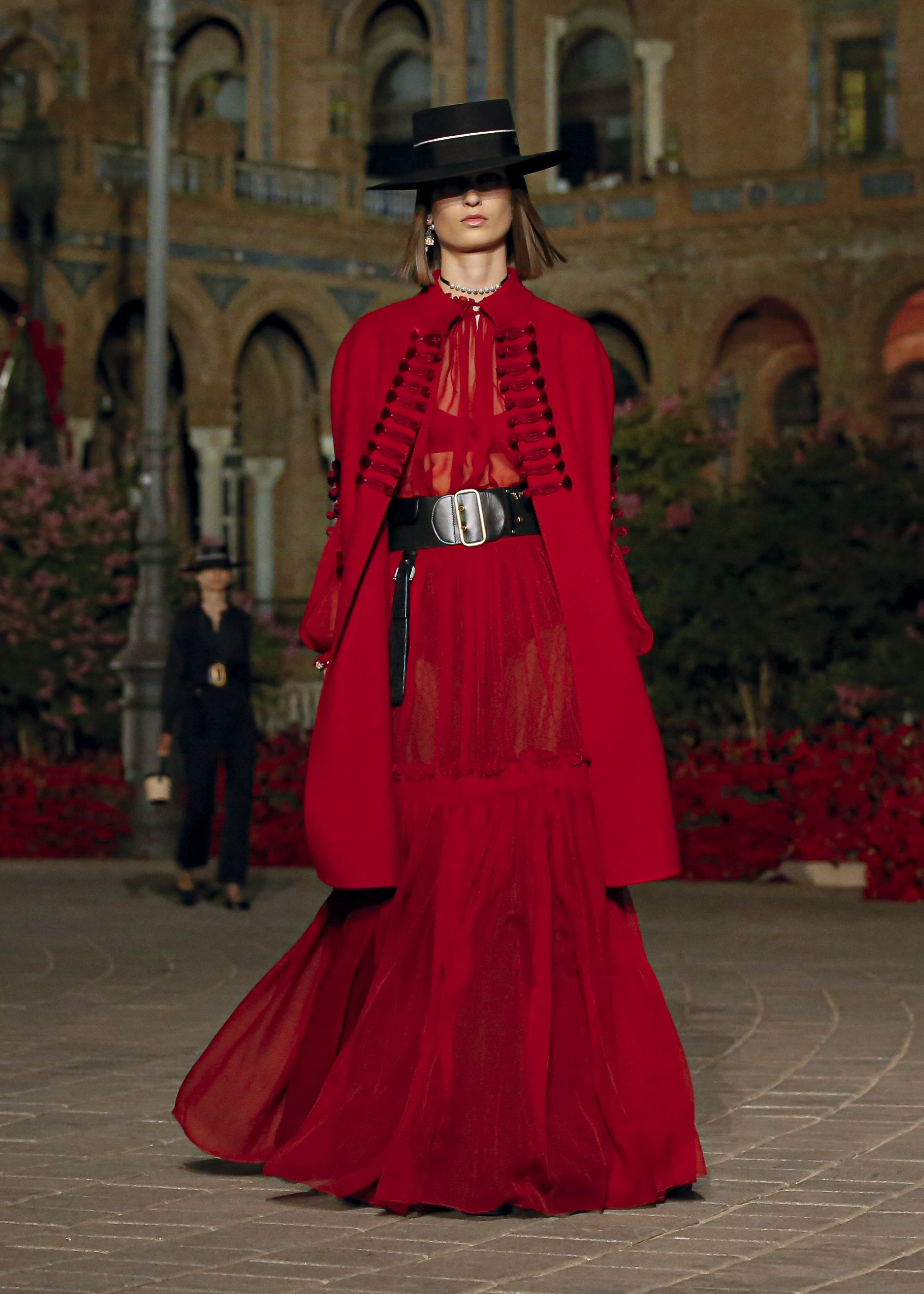 Tiendas con más 100 años de historia: capas, y sombreros españoles que conquistan Dior, Victoria Federica y famosos de todo planeta | Moda