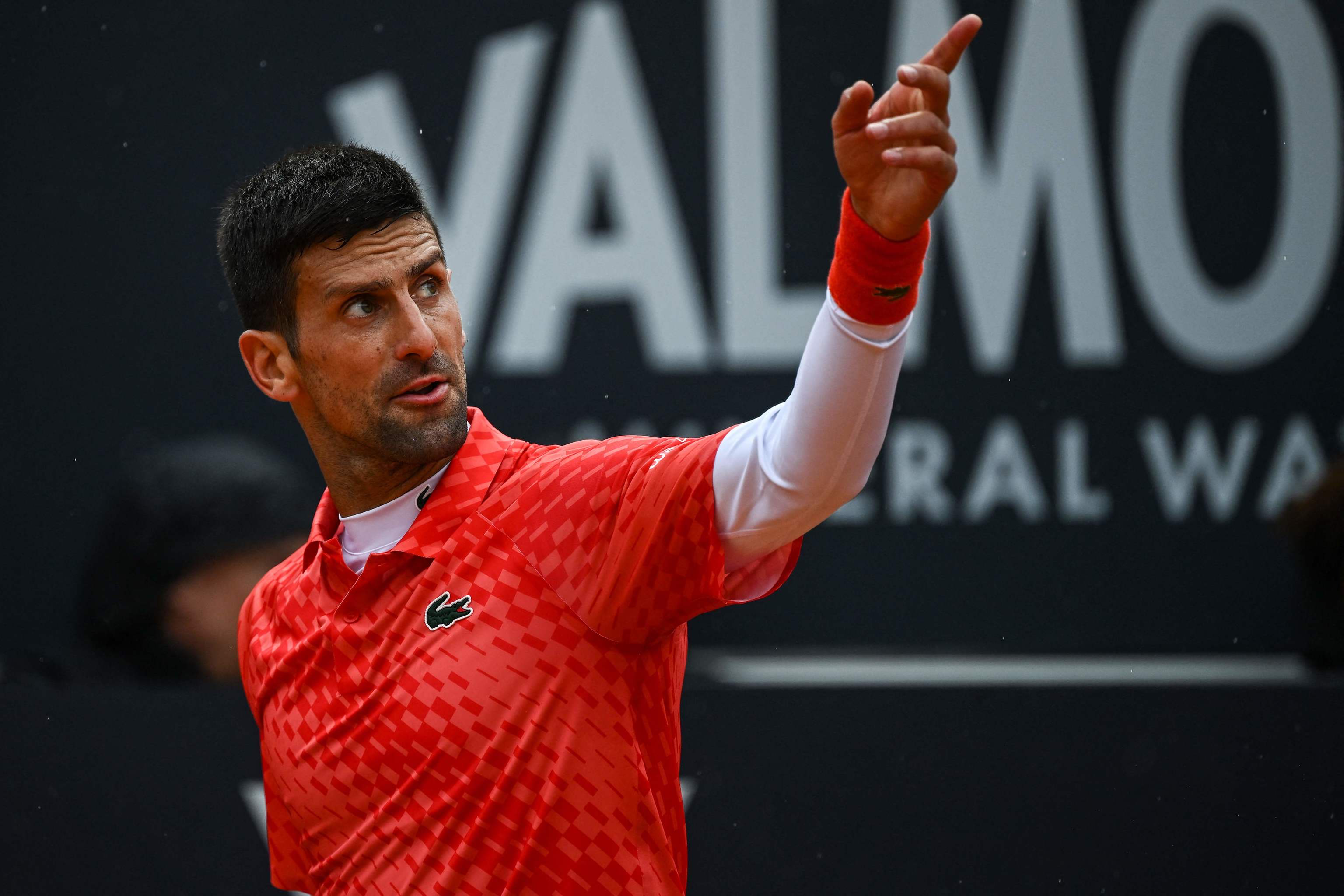 Djokovic tras perder su partido de cuartos ante Rune este mircoles en el Masters 1000 de Roma.