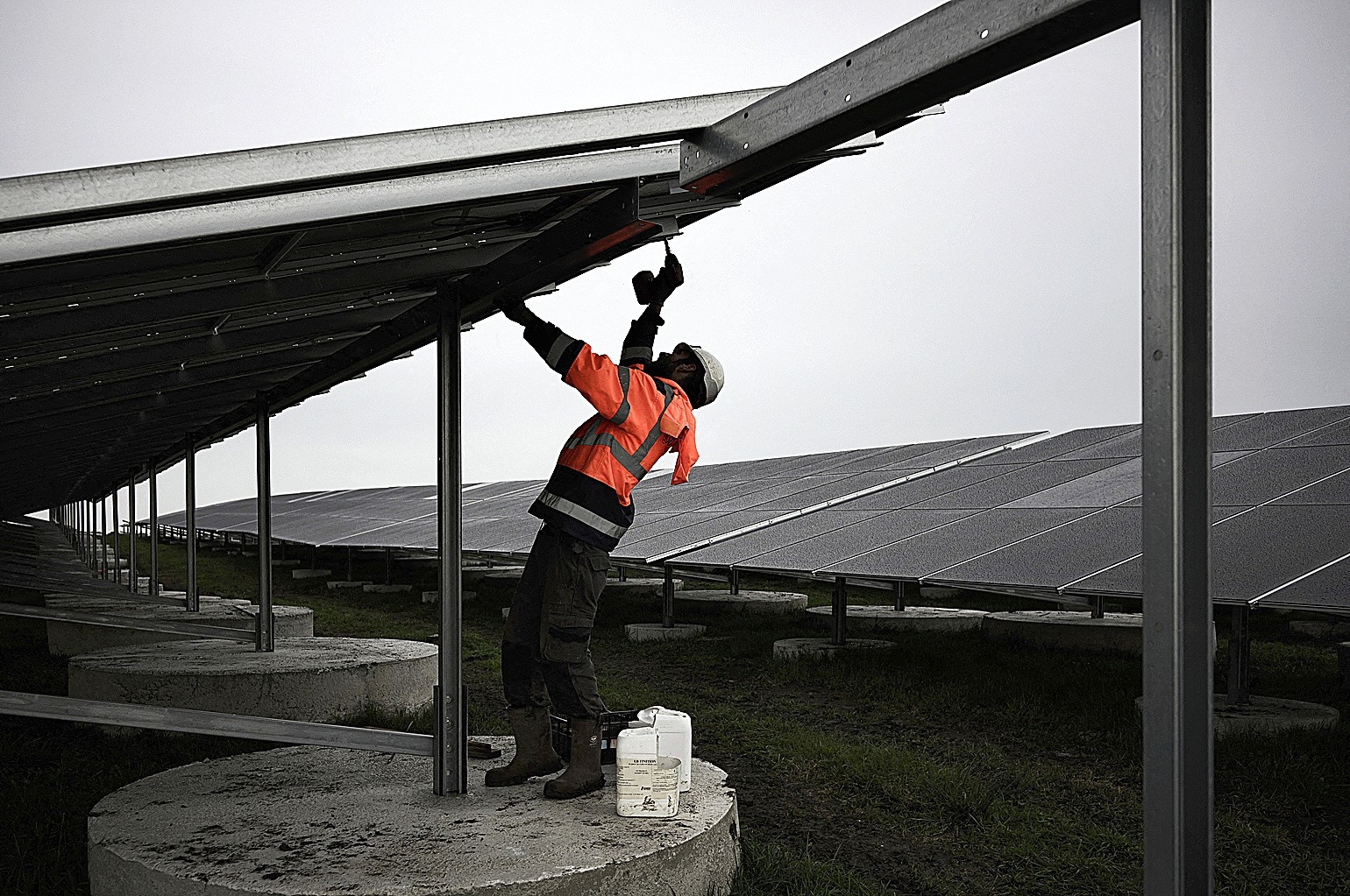 Francia arrebata a España la mayor fábrica europea de paneles solares por ofrecer «más agilidad administrativa»