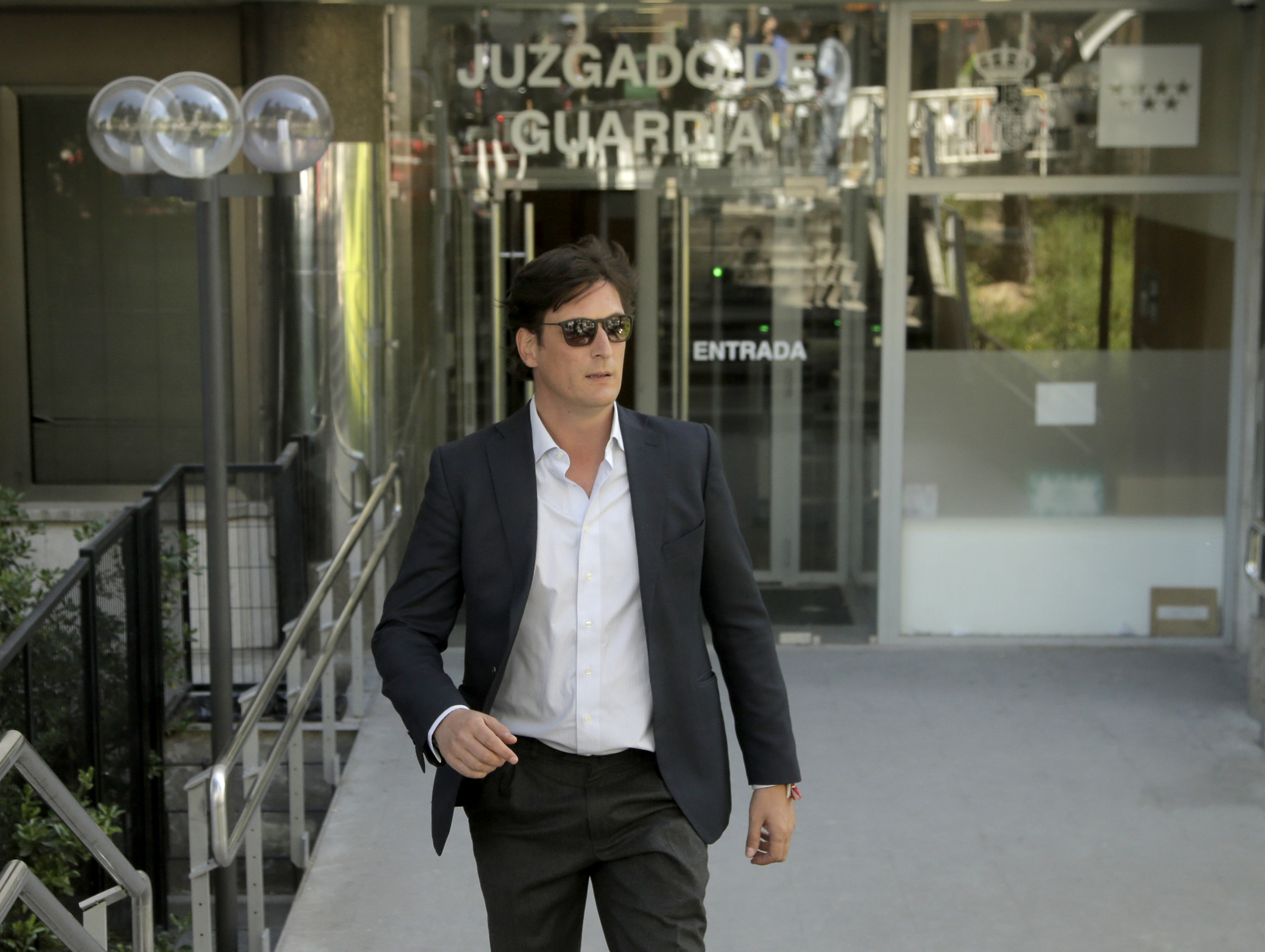 Luis Medina sale de los juzgados de Plaza de Castilla, el pasado abril.