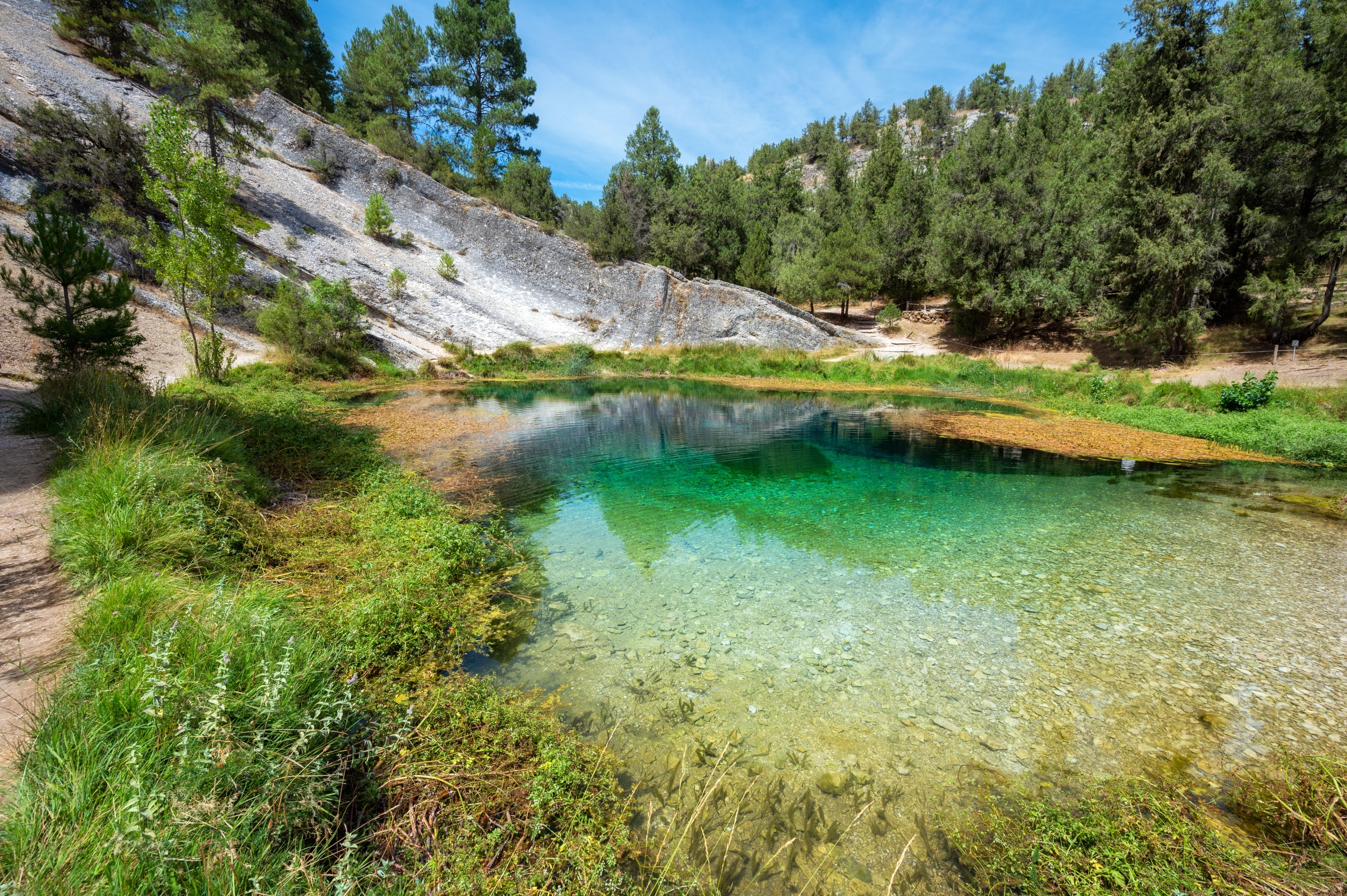 Fuente de agua natural de Fuentona de Muriel en la provincia de Soria