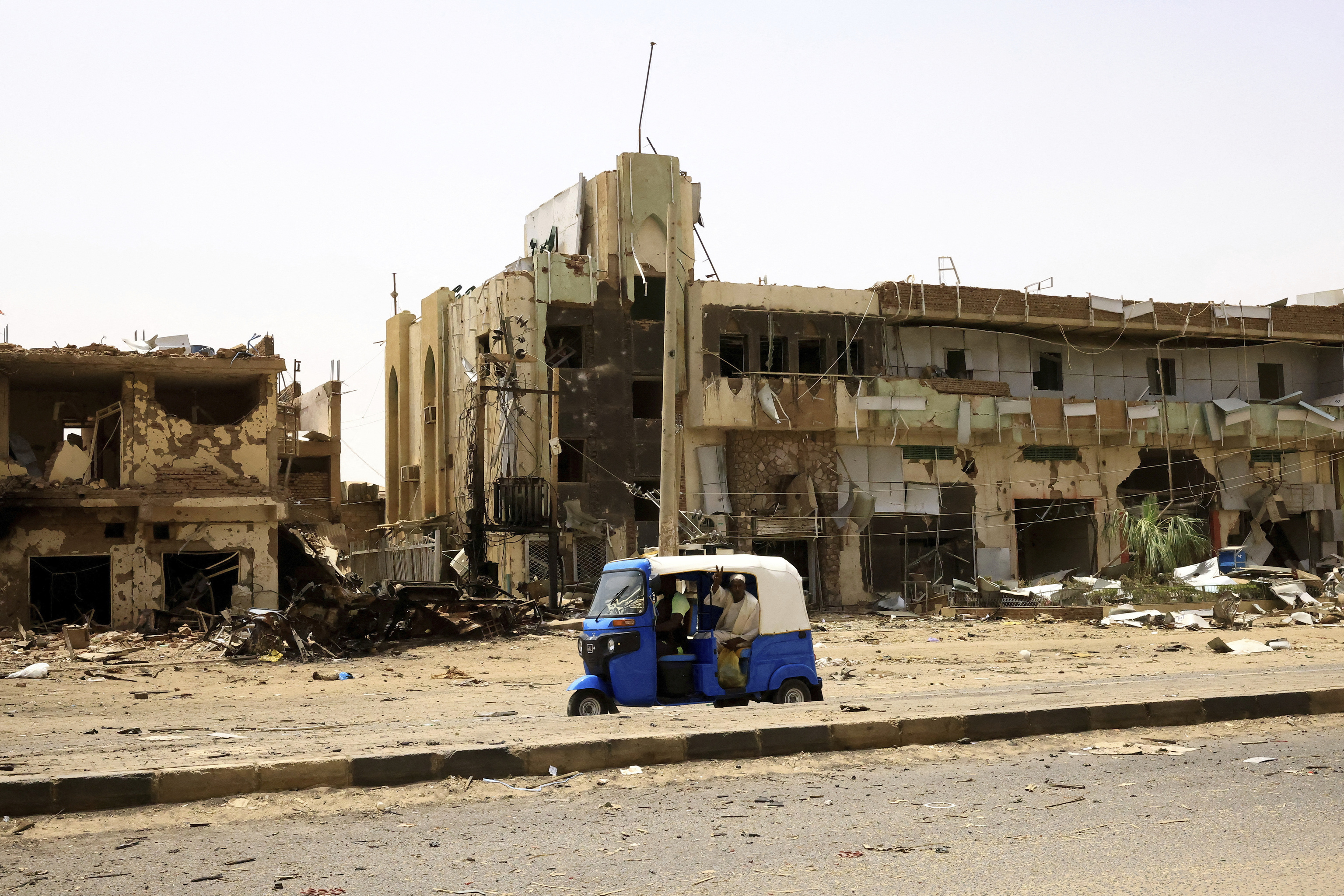 Edificios destruidos en Khartoum.