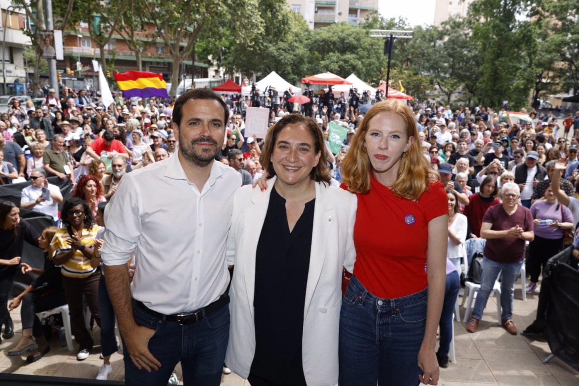Alberto Garzn, Ada Colau y Lilith Vestrynge en el acto electoral de BCom.