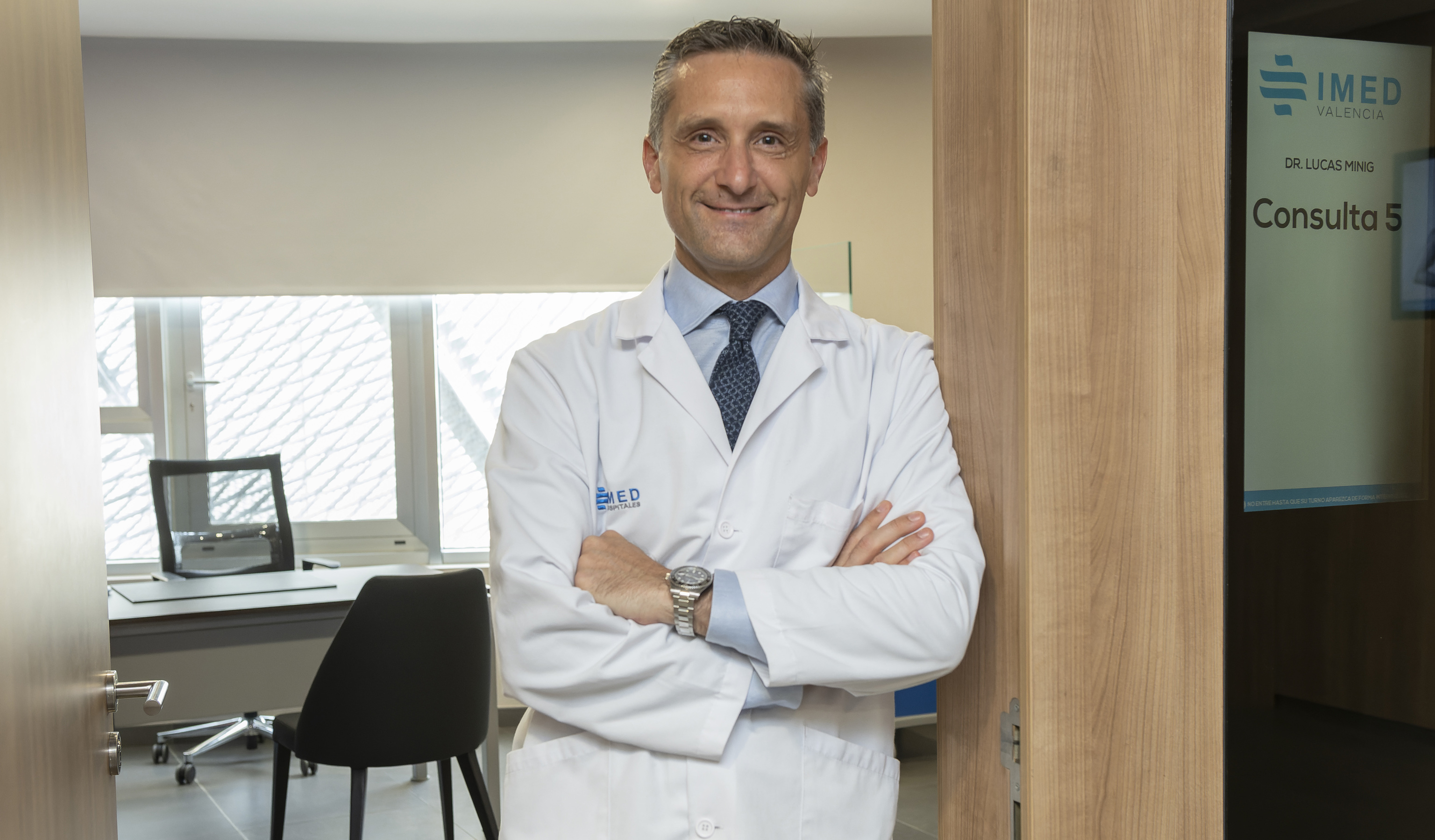 Dr. Lucas Minig, gineclogo onclogo y especialista en ciruga ginecolgica de alta complejidad del Hospital IMED Valencia