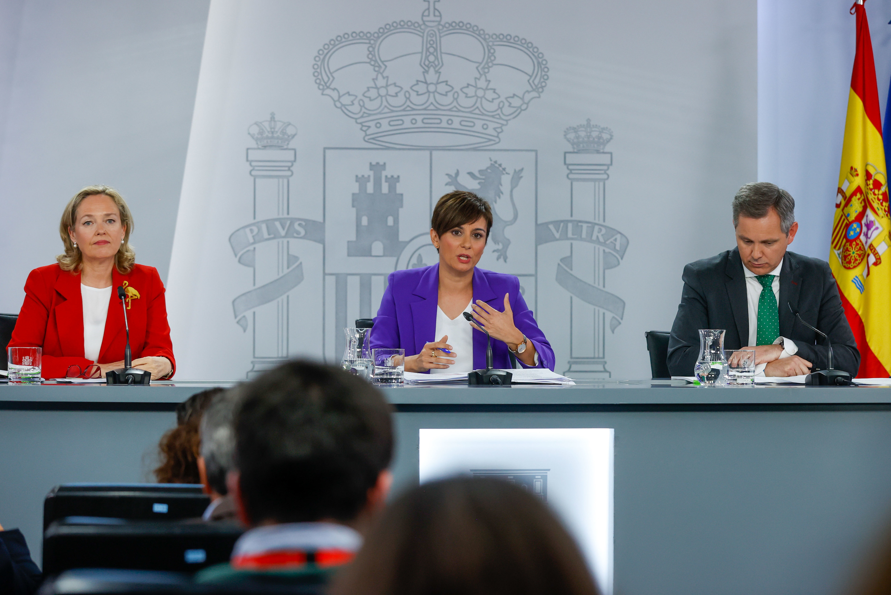Nadia Calviño, Isabel Rodríguez y José Miñones, en la rueda de prensa posterior al Consejo de Ministros.