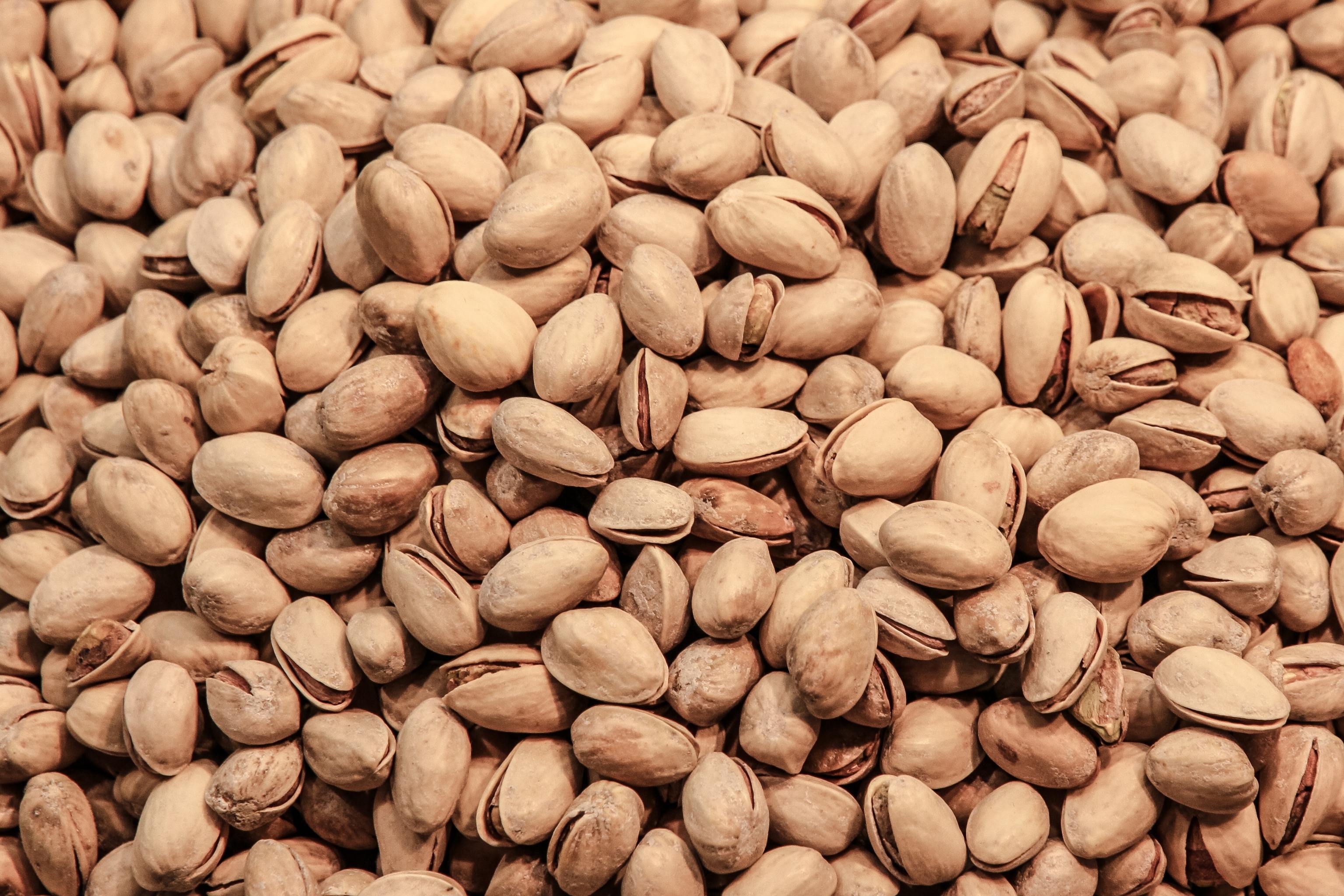 Alimentos con triptófano para dormir mejor: frutos secos como los pistachos