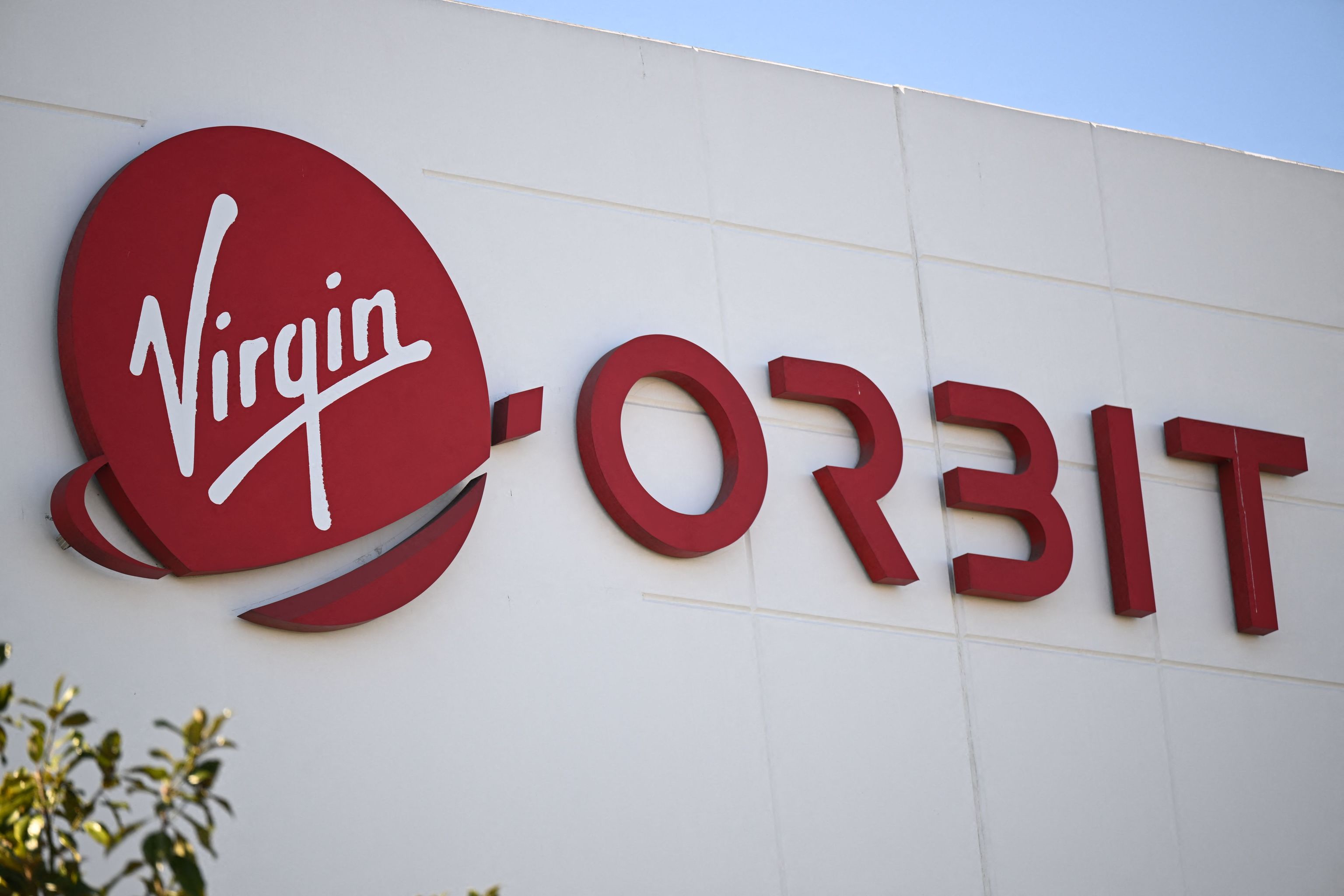 Virgin Orbit, la empresa de satélites de Richard Branson, vende sus activos y cierra definitivamente