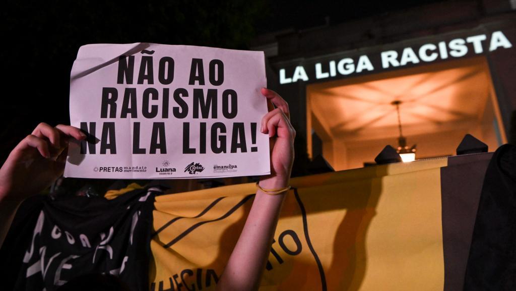 Protesta ante el consulado español en Sao Paulo (Brasil).