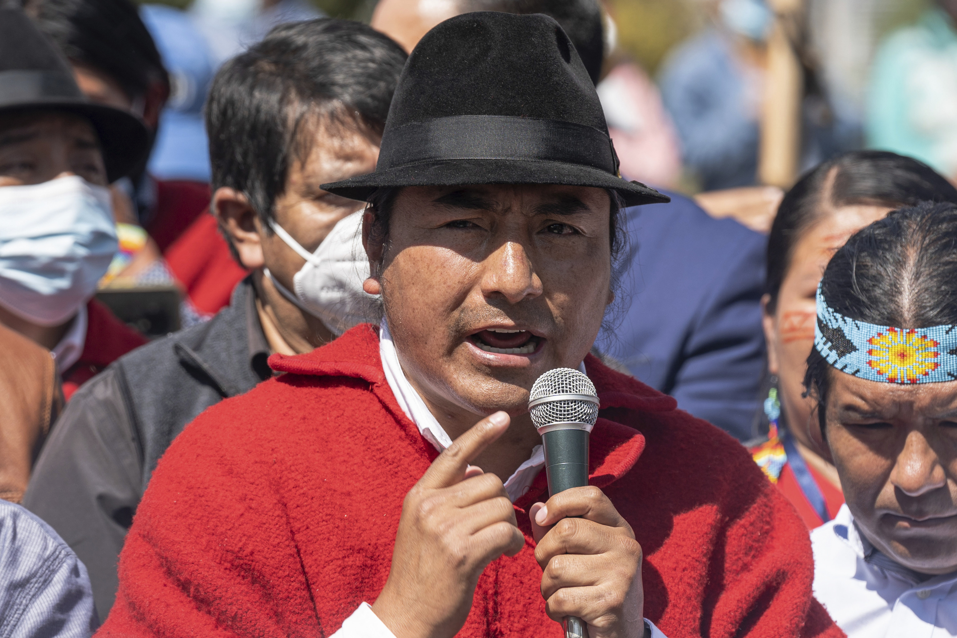 Leónidas Iza, líder indígena radical, se suma a la pelea electoral en Ecuador