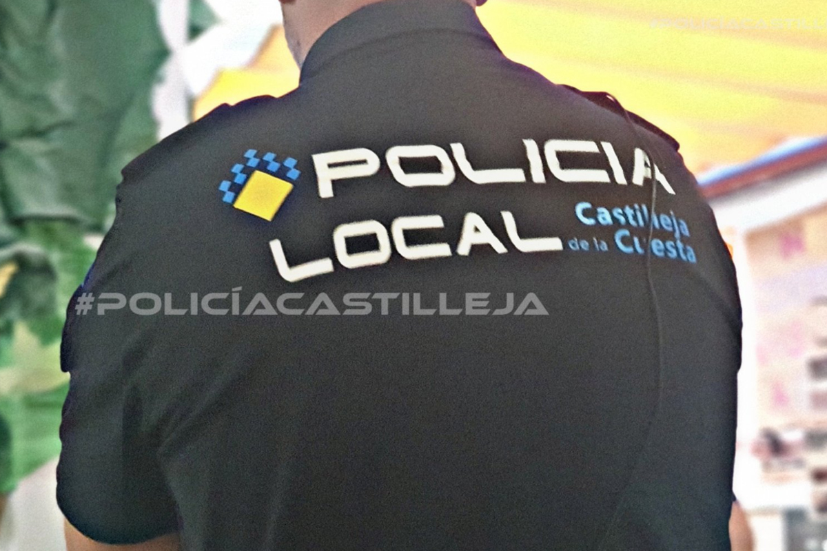 Un polica local de Castilleja de la Cuesta (Sevilla).