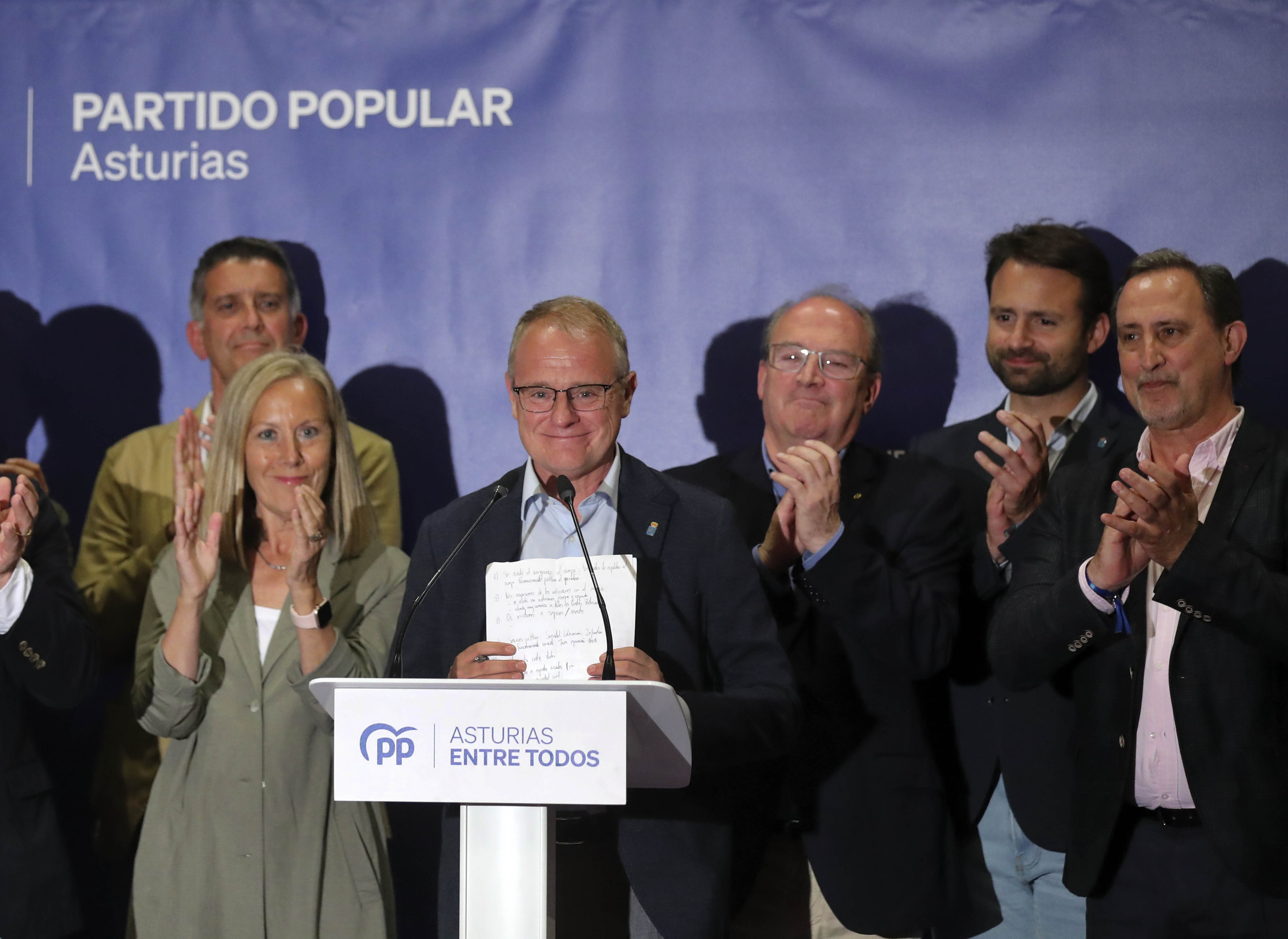 Diego Canga, candidato del PP, en la noche electoral.