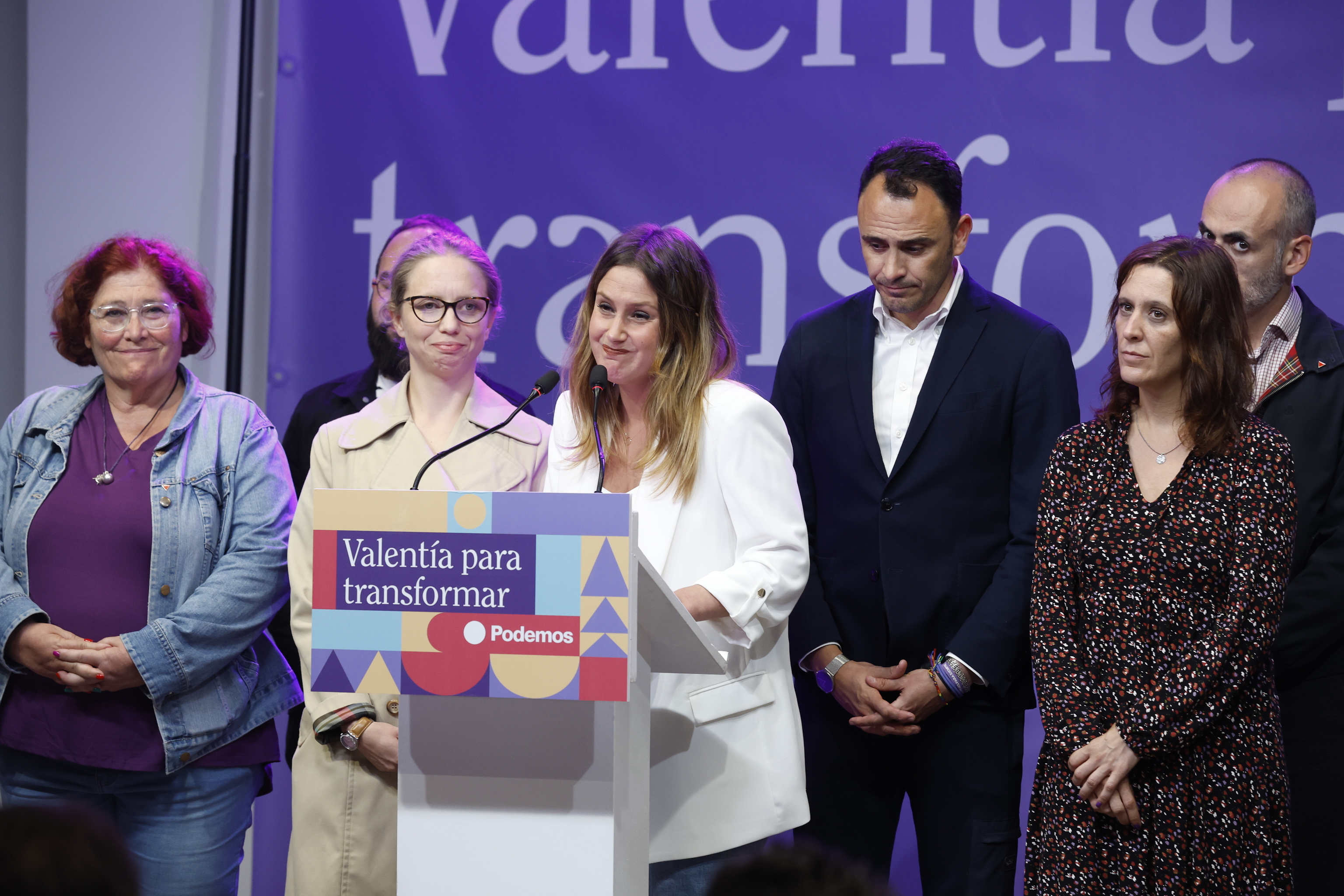 Alejandra Jacinto y Roberto Sotomayor (Podemos), junto a Carolina Cordero (IU), la noche del 28-M.