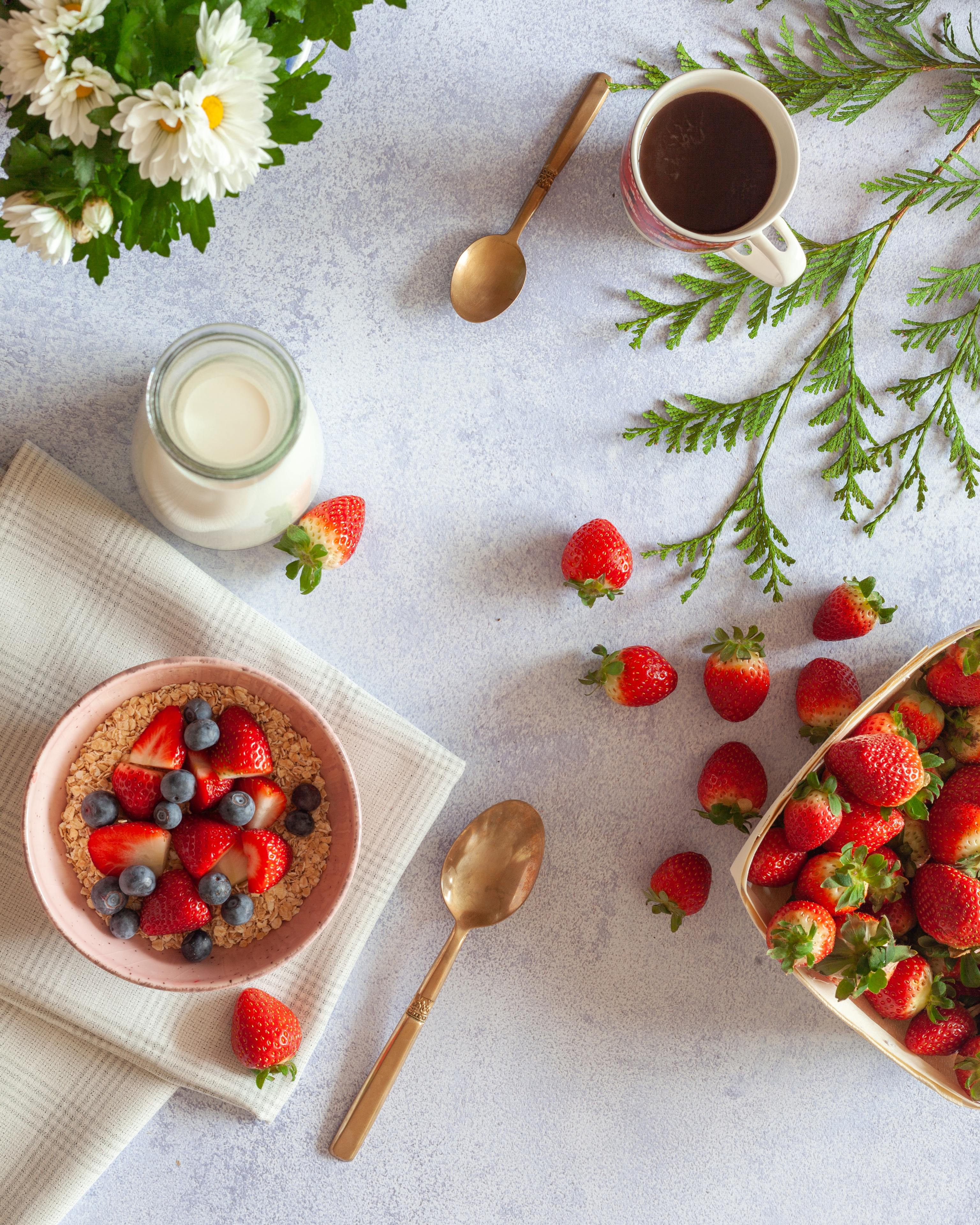 Meriendas saludables y saciantes: porridge con fruta