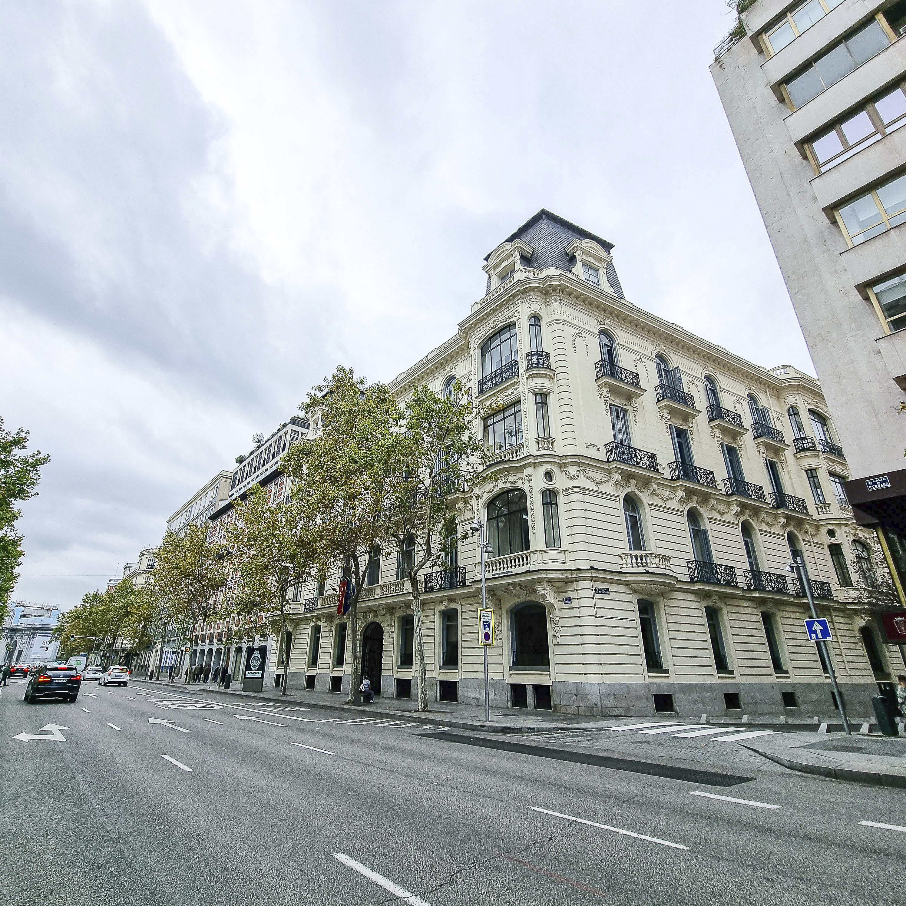 Edificio en la calle Serrano de Madrid