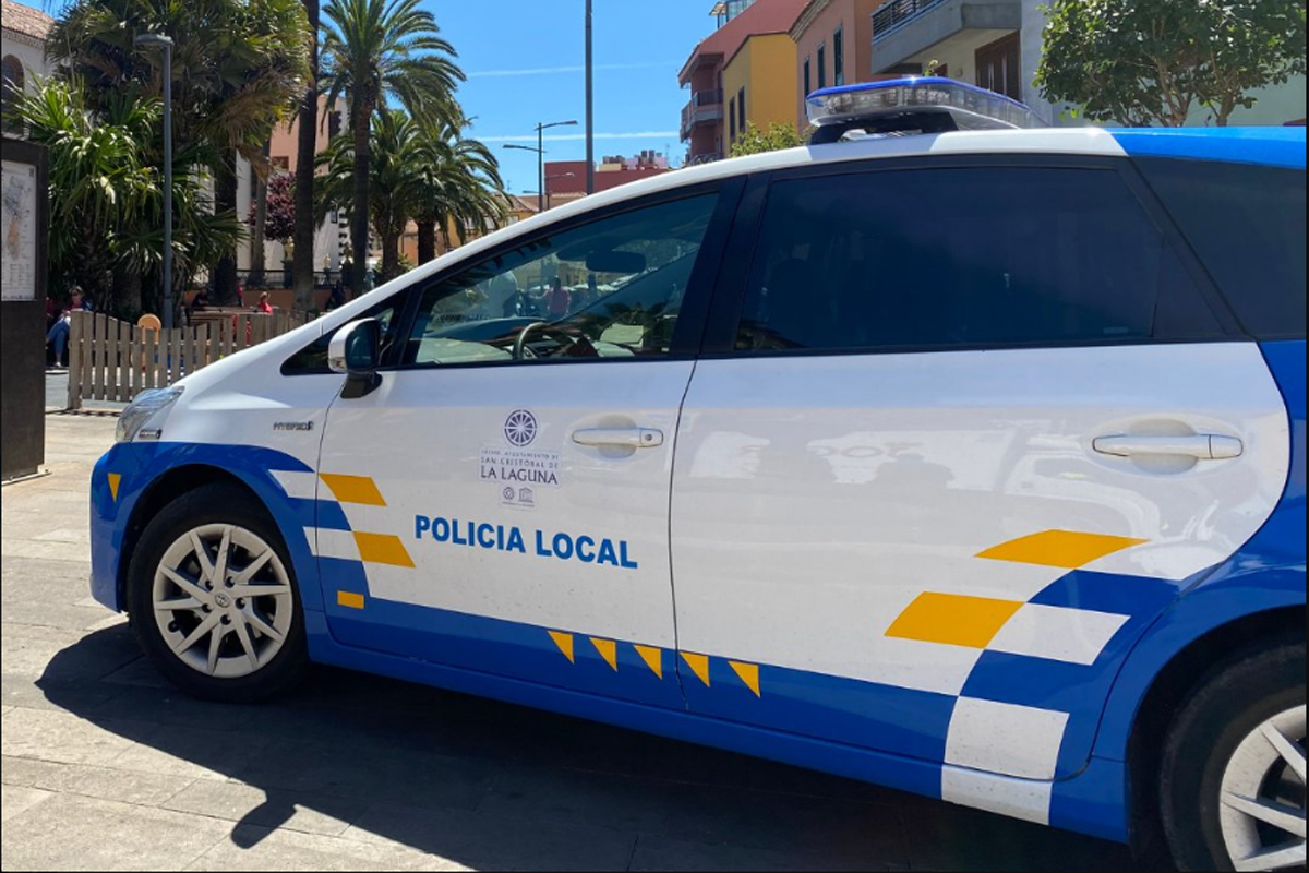 Un coche de la Polica Local de La Laguna.
