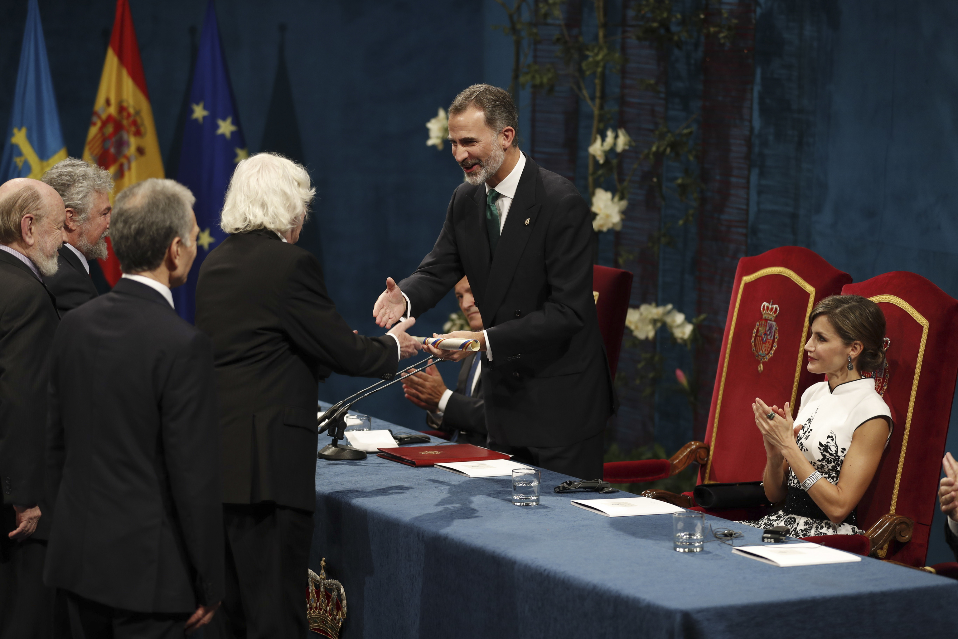 Les Luthiers recibiendo el premio Princesa de Asturias en 2017.