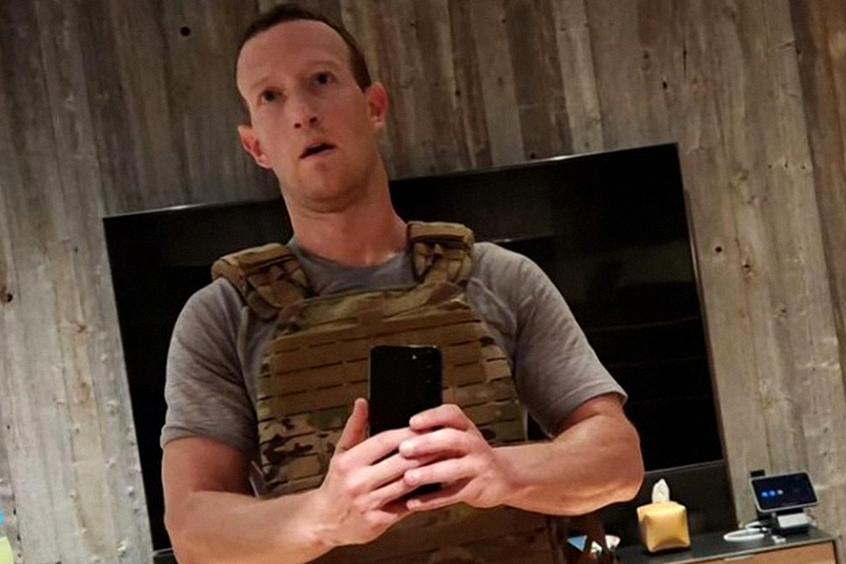 El creador de Facebook, Mark Zuckerberg, tras completar Murph con su chaleco.