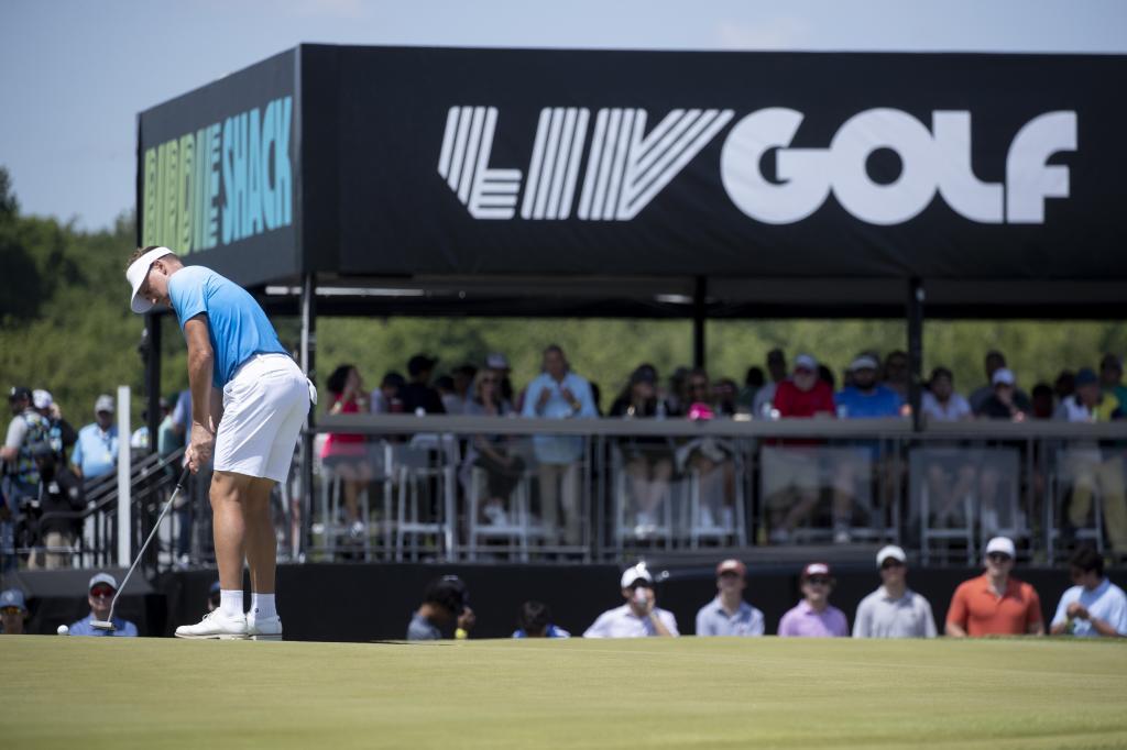 El golfista  Ian Poulter en el LIV Golf Invitational, en el Club de Golf Trump National, en Virginia, el 26 de mayo.