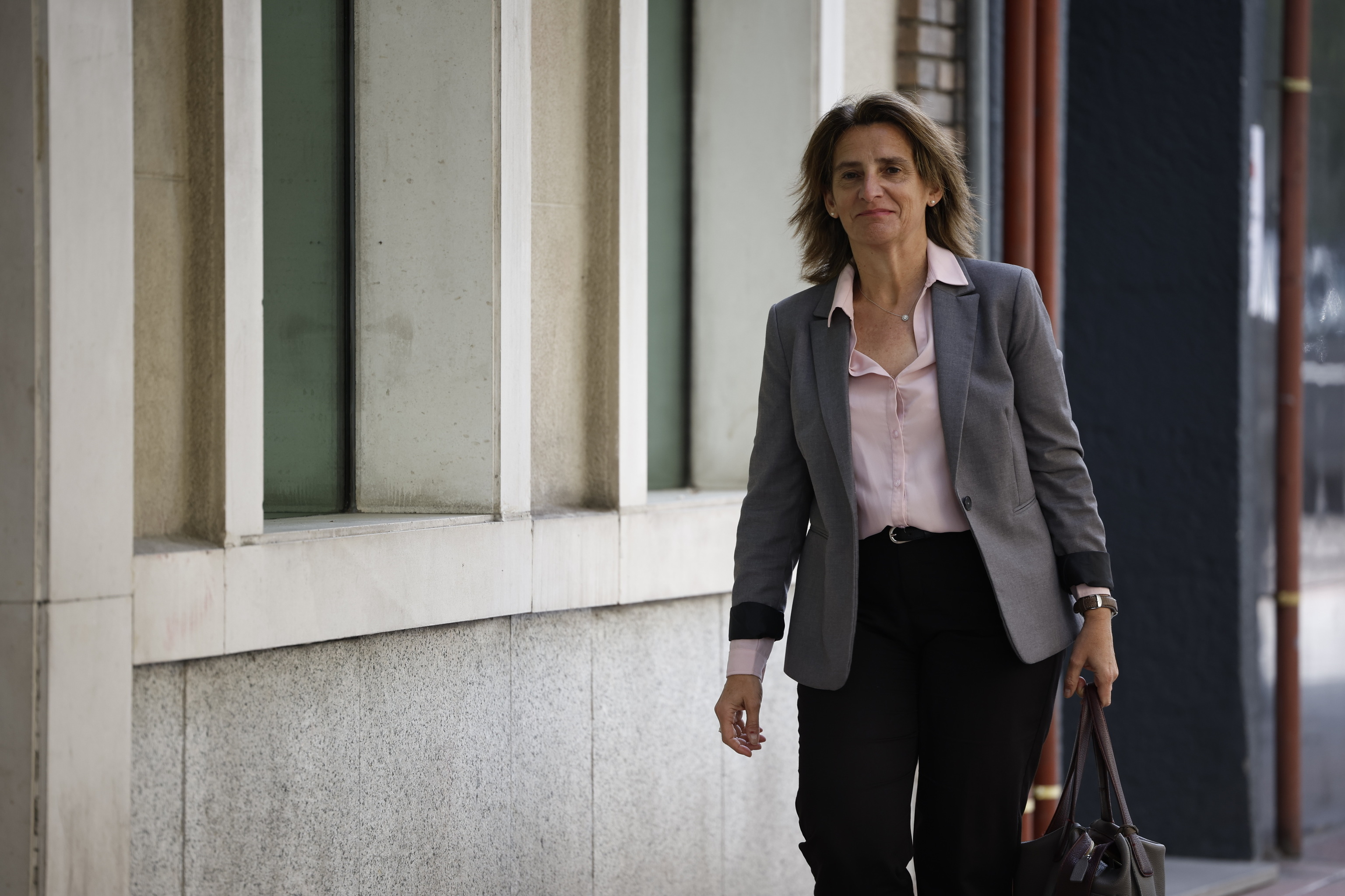 Teresa Ribera, a su llegada a la sede del PSOE en Ferraz tras el 28-M.