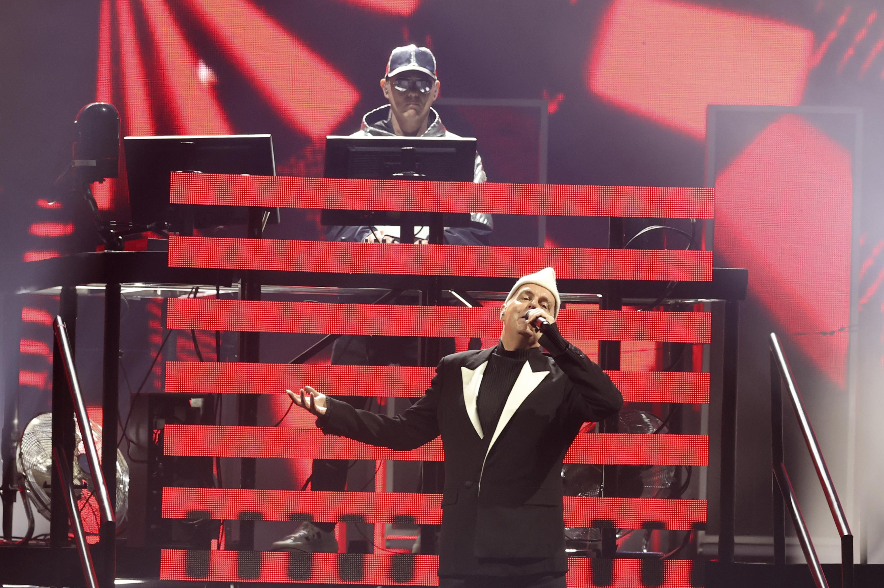 La banda británica Pet Shop Boys actuando durante el concierto inaugural del Festival Primavera Sound. 2023 en Madrid.