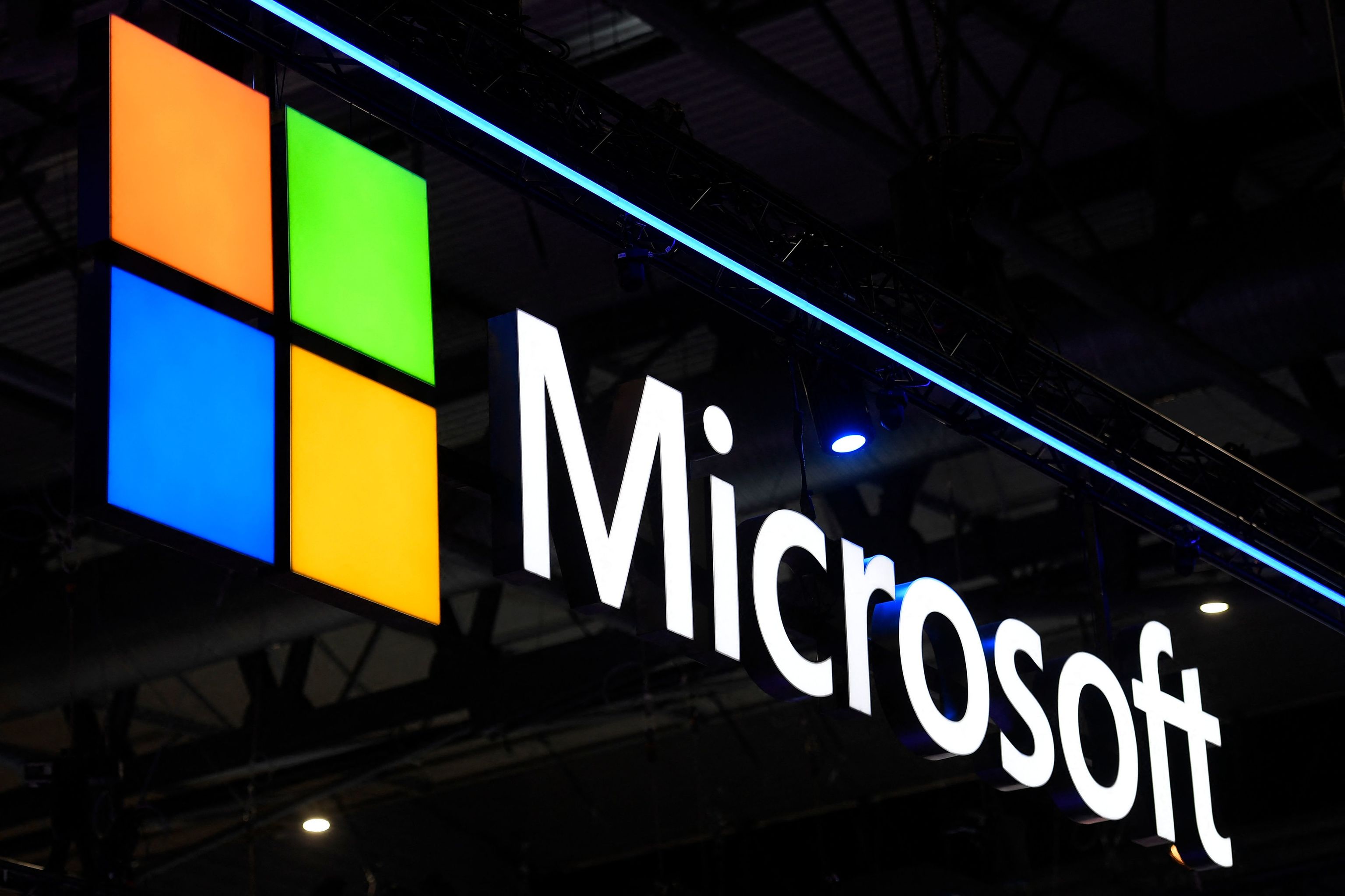 Microsoft se compromete a desarrollar una IA «responsable» ante las preocupaciones «sobre su poder»