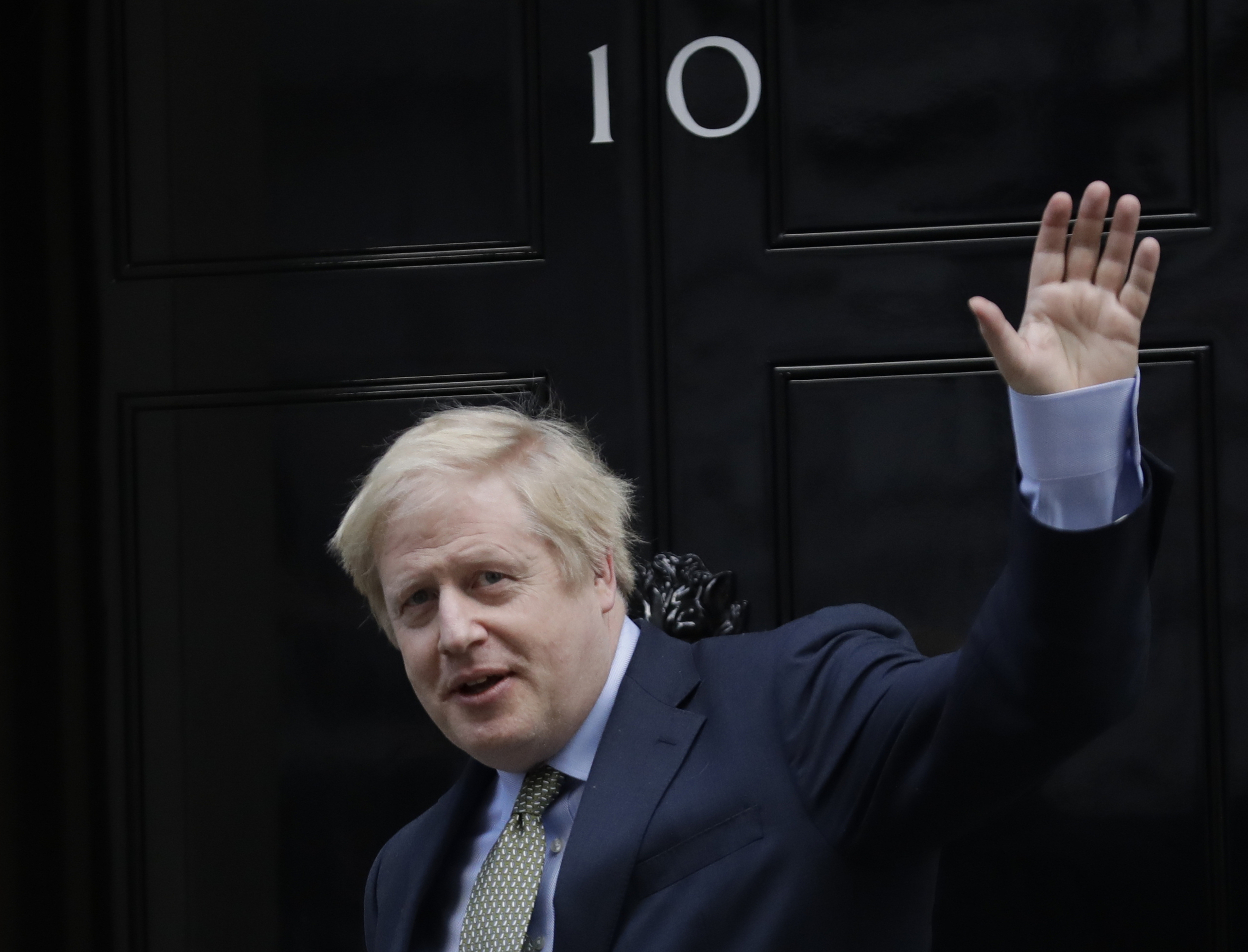 Boris Johnson arremete contra Rishi Sunak y trama su venganza política