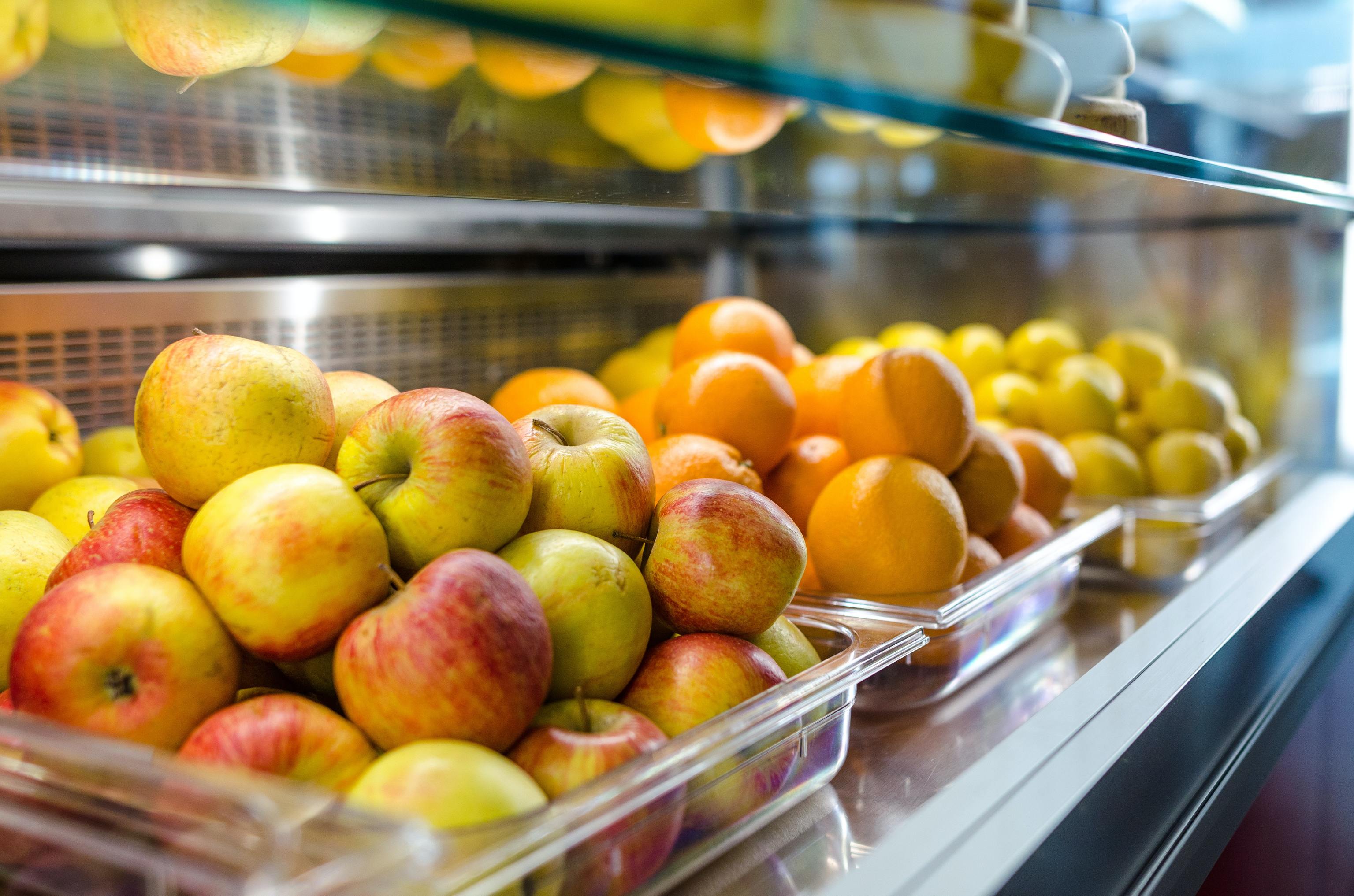 Alimentos probióticos: manzanas y naranjas