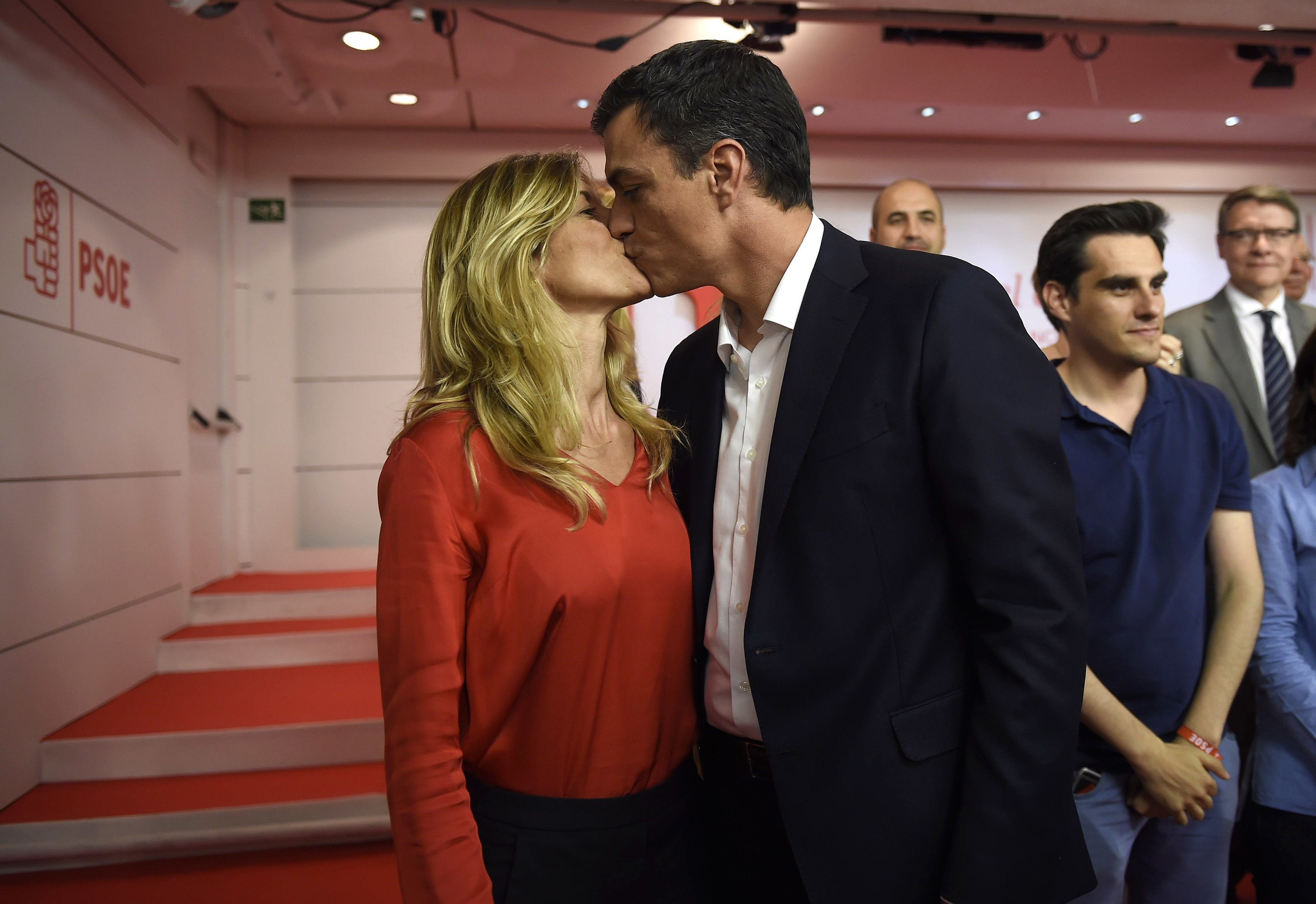 Pedro S nchez Y Bego a G mez La Historia De Amor Que Empez En Una 