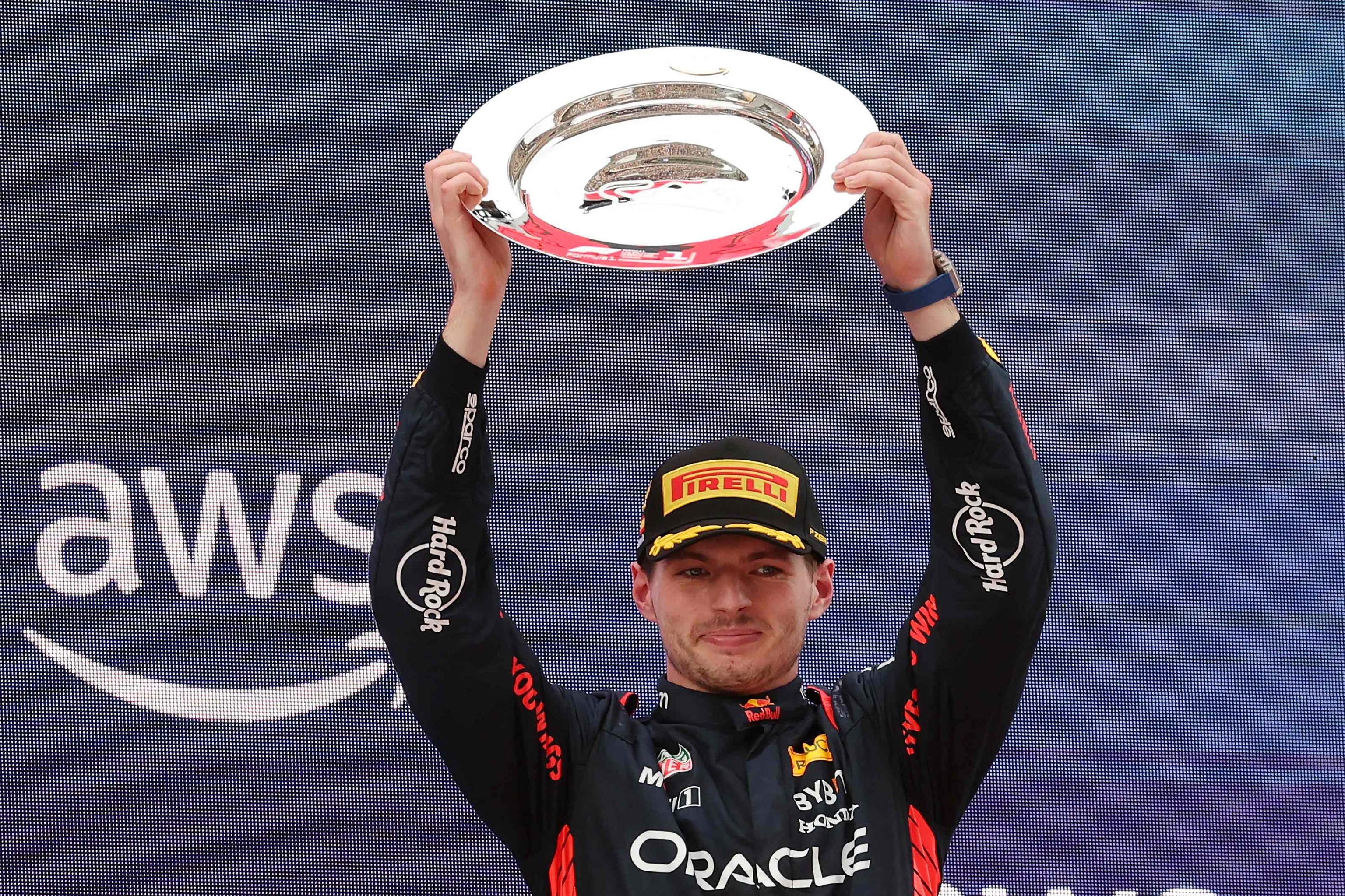 Verstappen, on the podium of the Barcelona circuit.