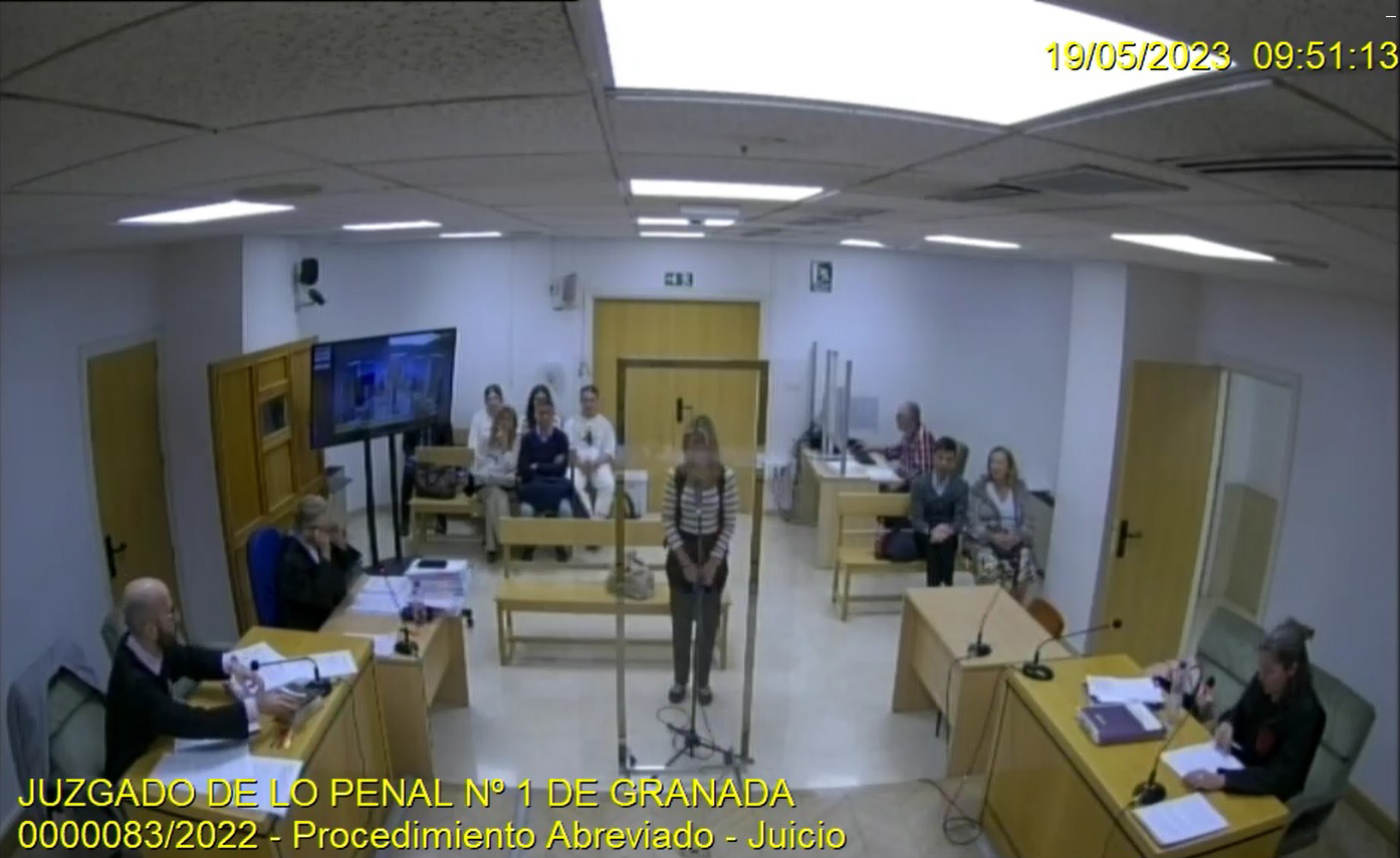 Rosel G., la madre de Granada condenada a tres aos y dos meses de crcel por denunciar en falso al padre de su hija, a su declaracin ante el juez.