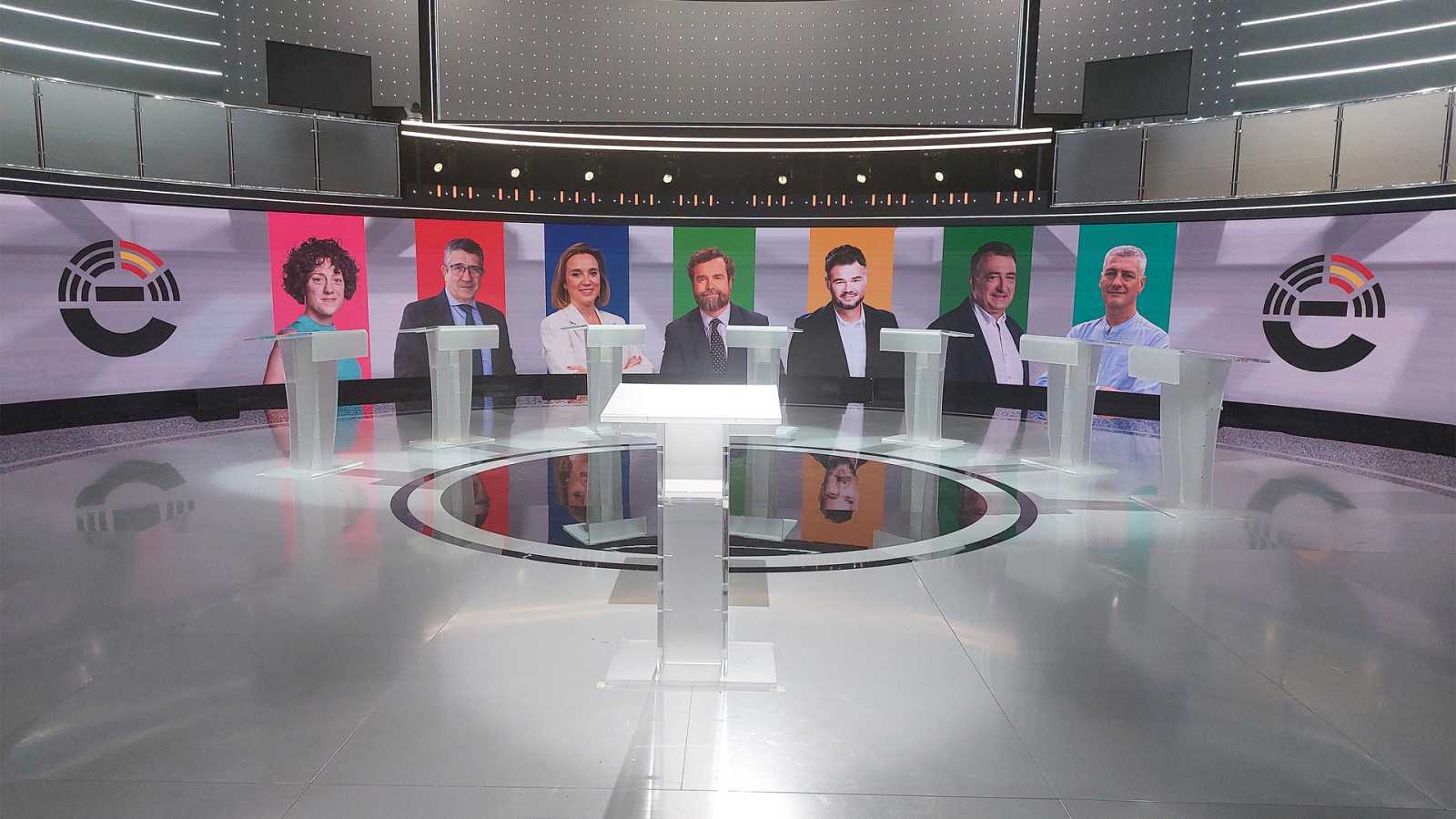 Decorado del debate a siete en el estudio 6 de Prado del Rey de RTVE.