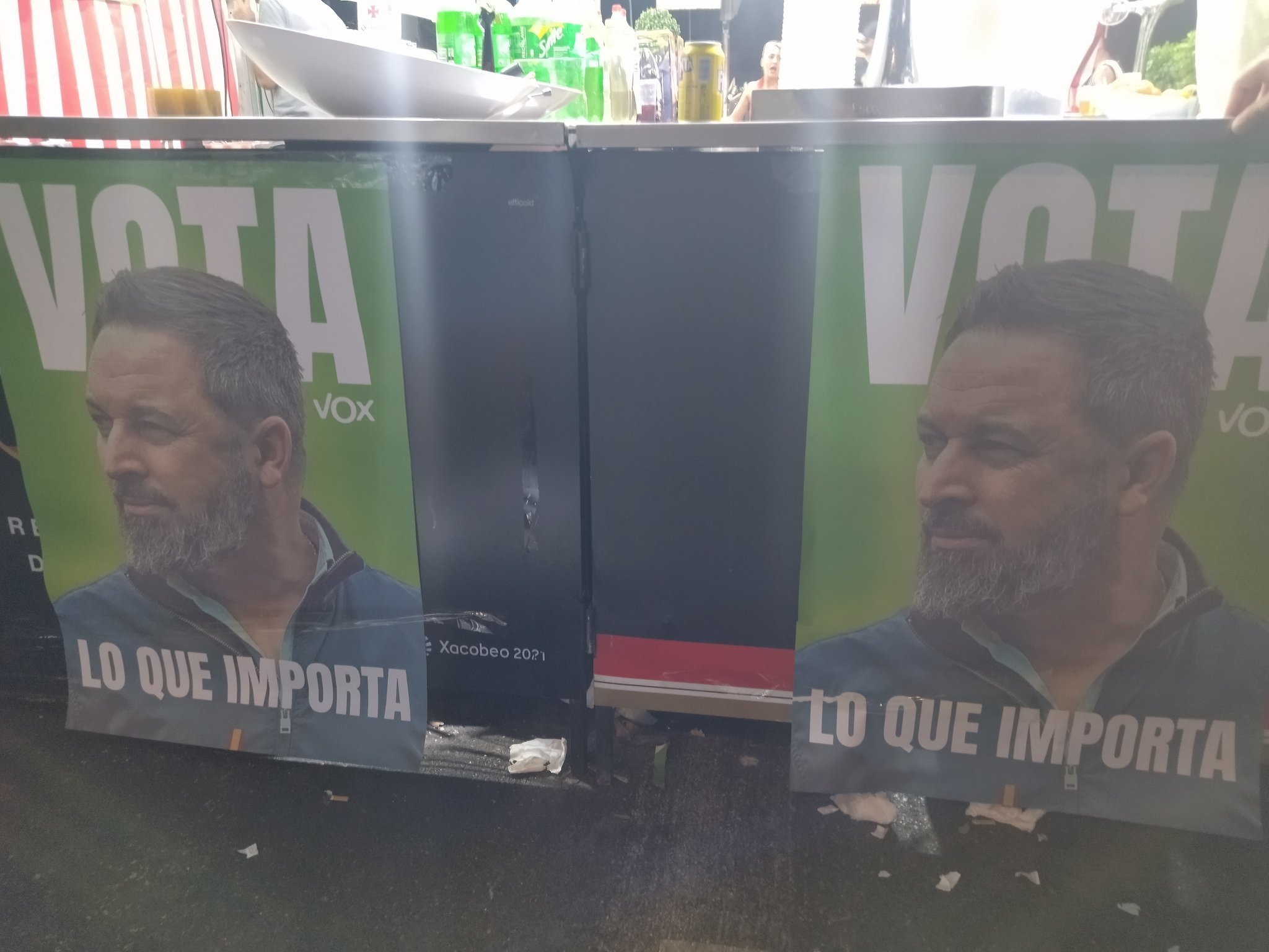 Cinco detenidos por atacar a militantes de Vox en la caseta de las ...