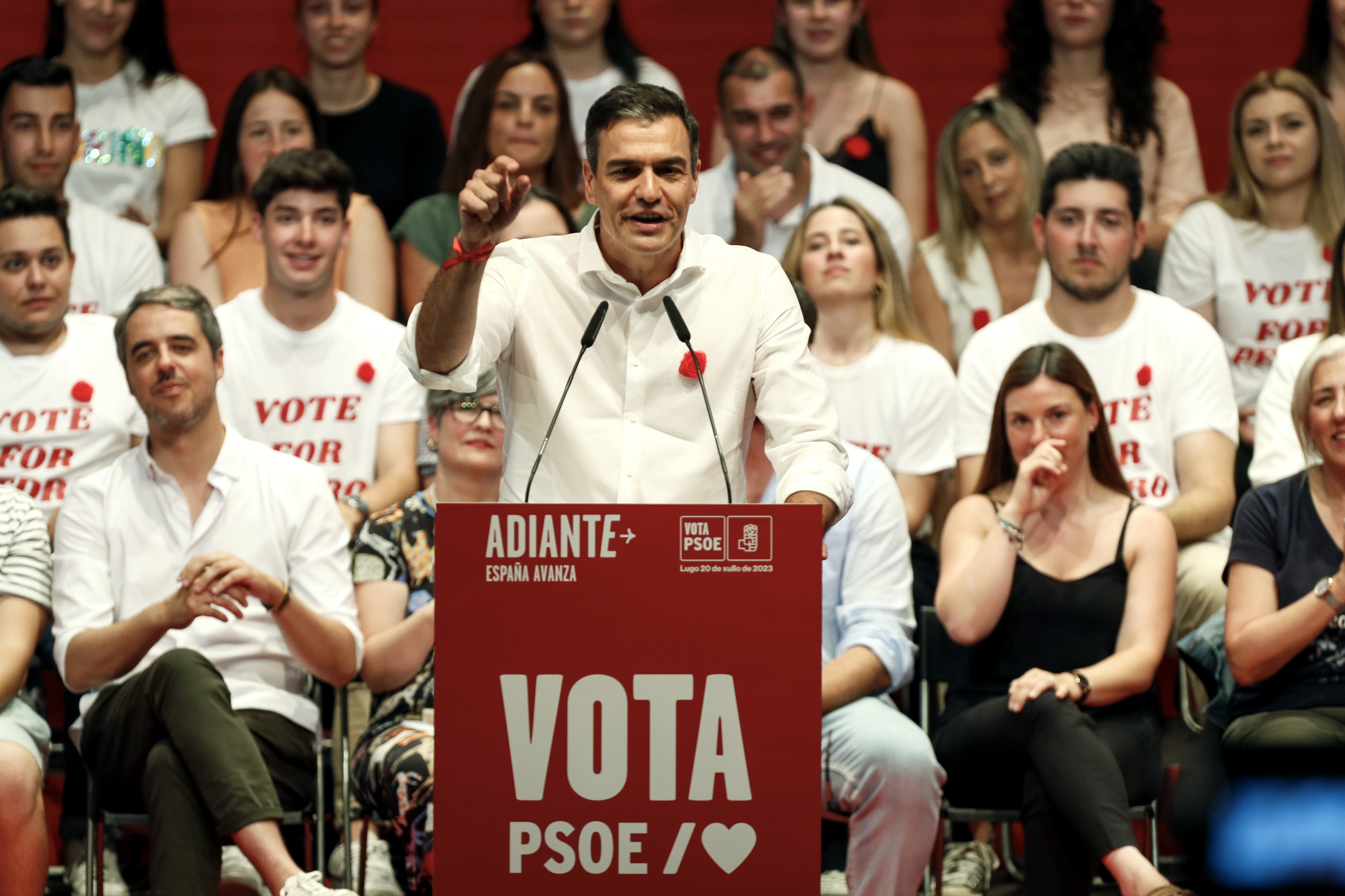 El presidente del Gobierno, ayer, durante un mitin del PSOE en Lugo.