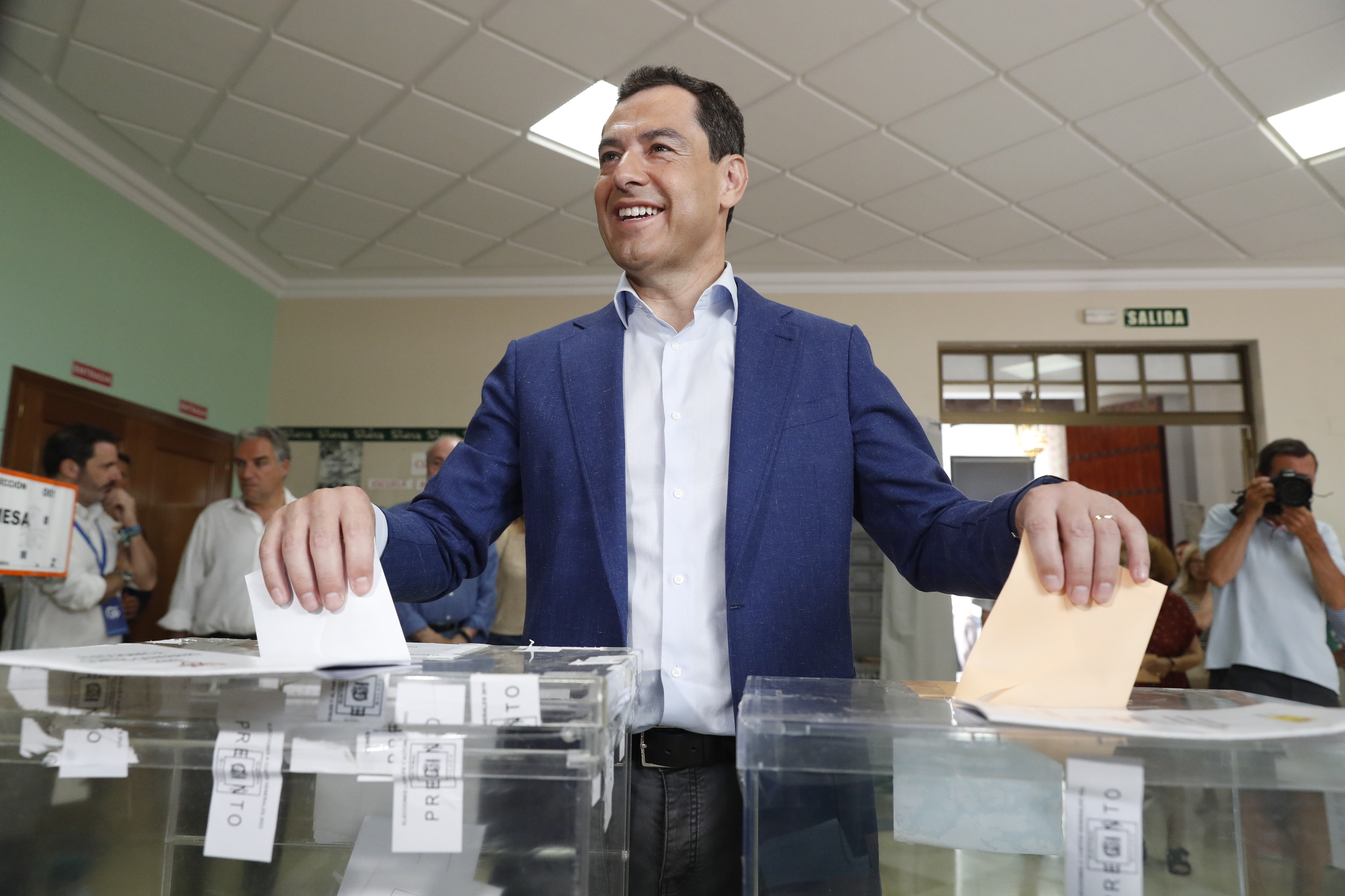 Tercera victoria del PP de Juanma Moreno tras un sorpasso por la mínima ...