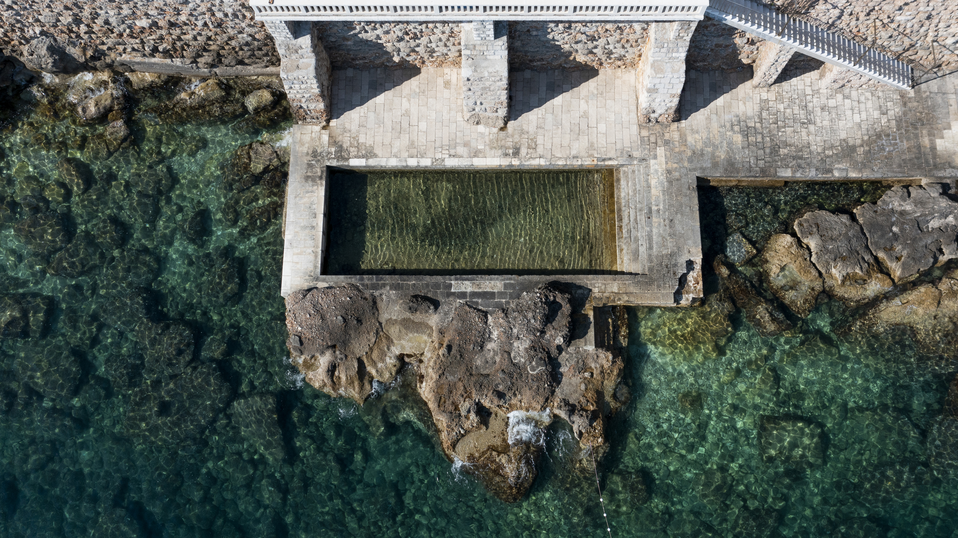 Pegada al Adriático, esta es la piscina del Excelsior, en Dubrovnik.
