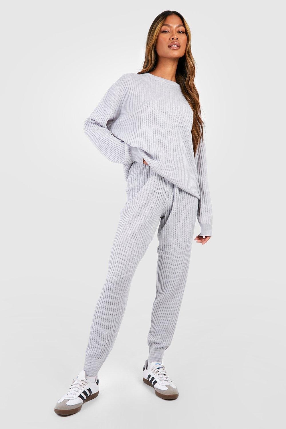Tracksuit At The Airport?  Sporty And Comfortable Looks By Boohoo Inspired By Tamara Falcó.