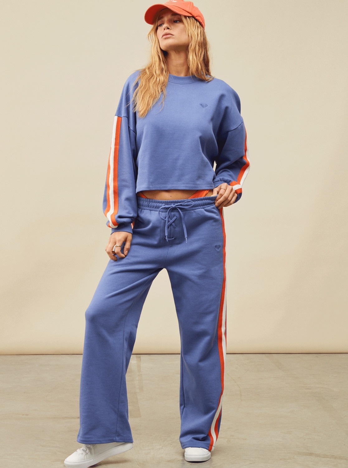 Tracksuit At The Airport?  Sporty And Comfortable Looks By Roxy Inspired By Tamara Falcó.