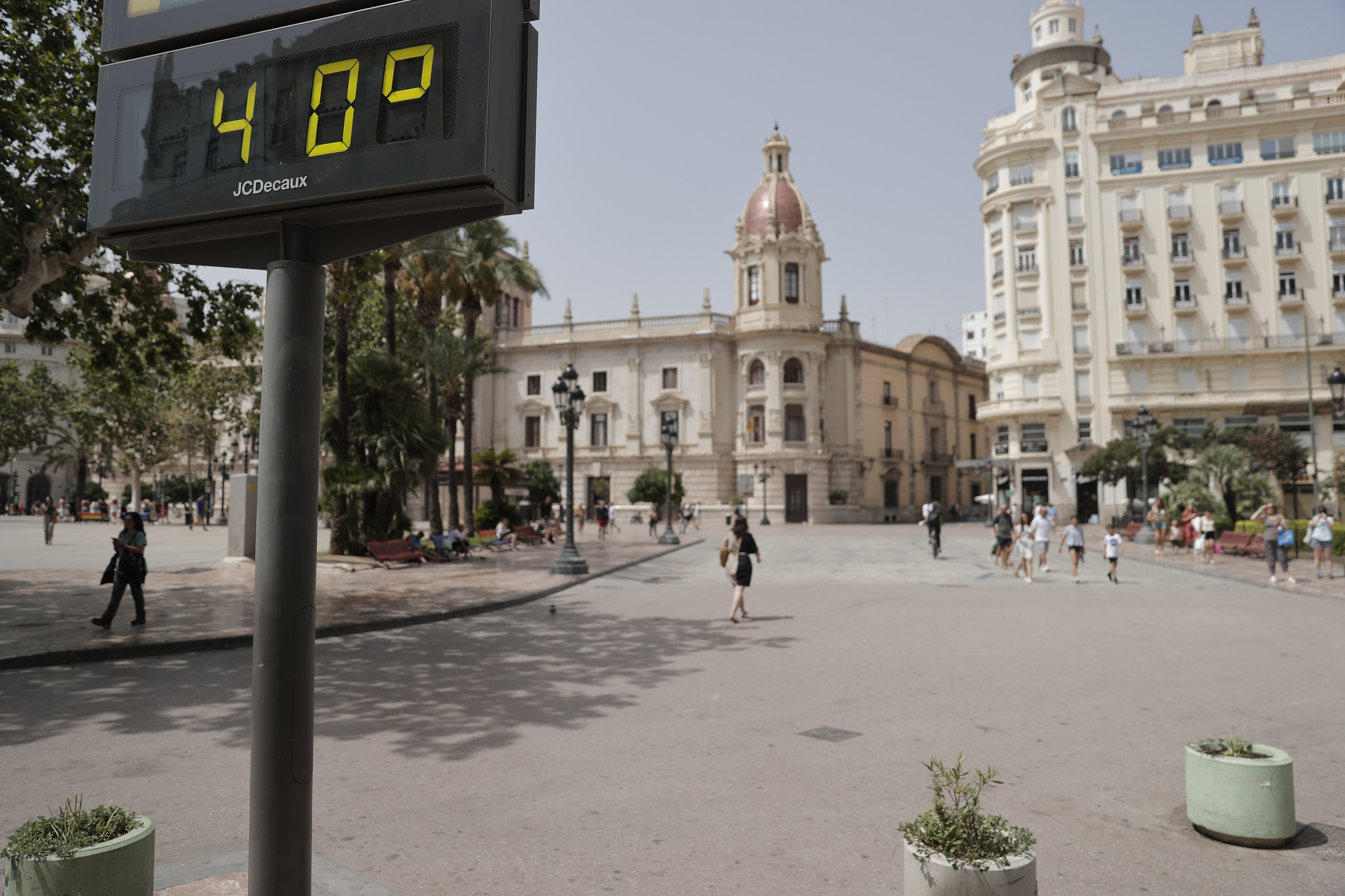 Un termmetro urbano en la plaza del Ayuntamiento de Valencia