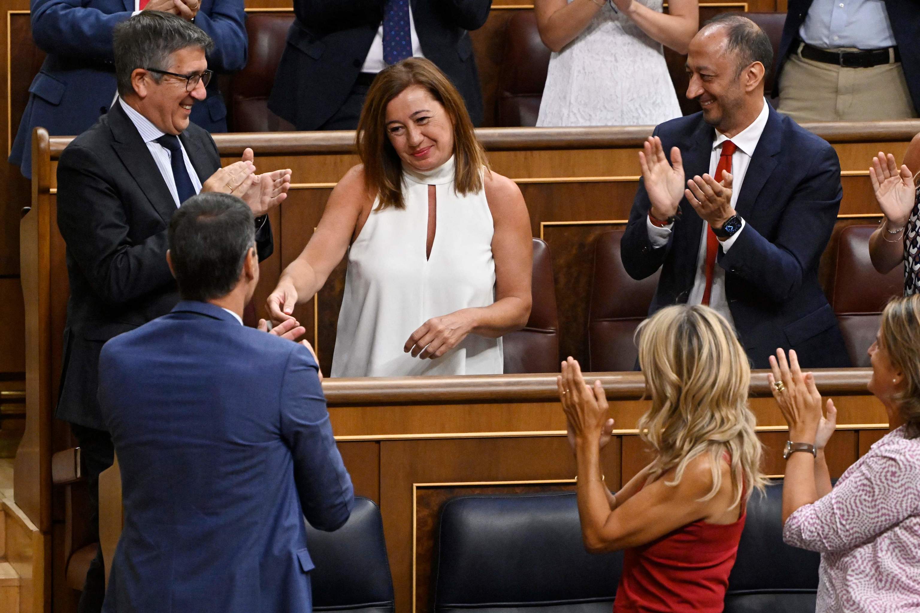 El Congreso felicita a su nueva presidenta, Francina Armengol.