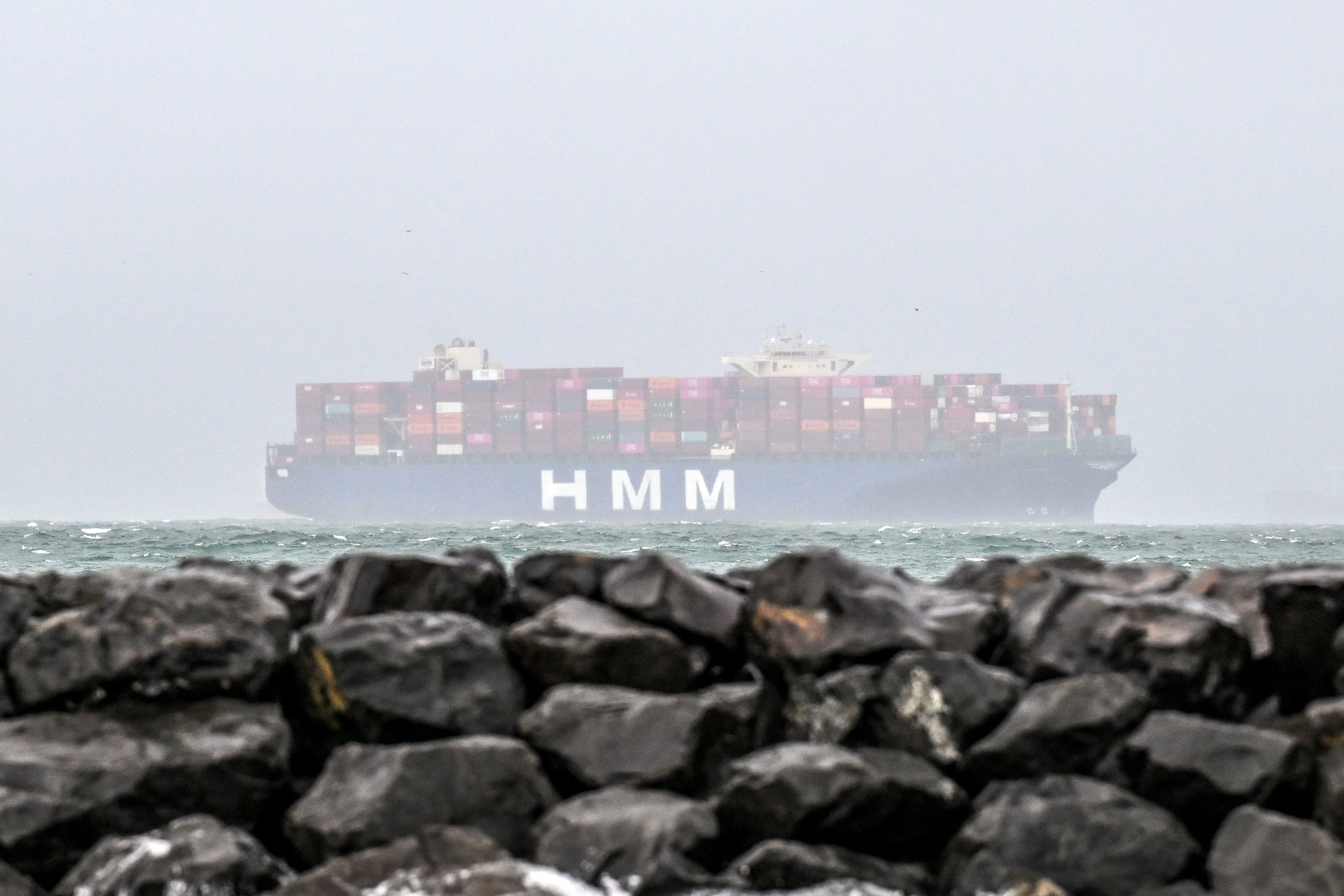 Un buque de carga espera la entrada al Canal de Panam el 23 de agosto.