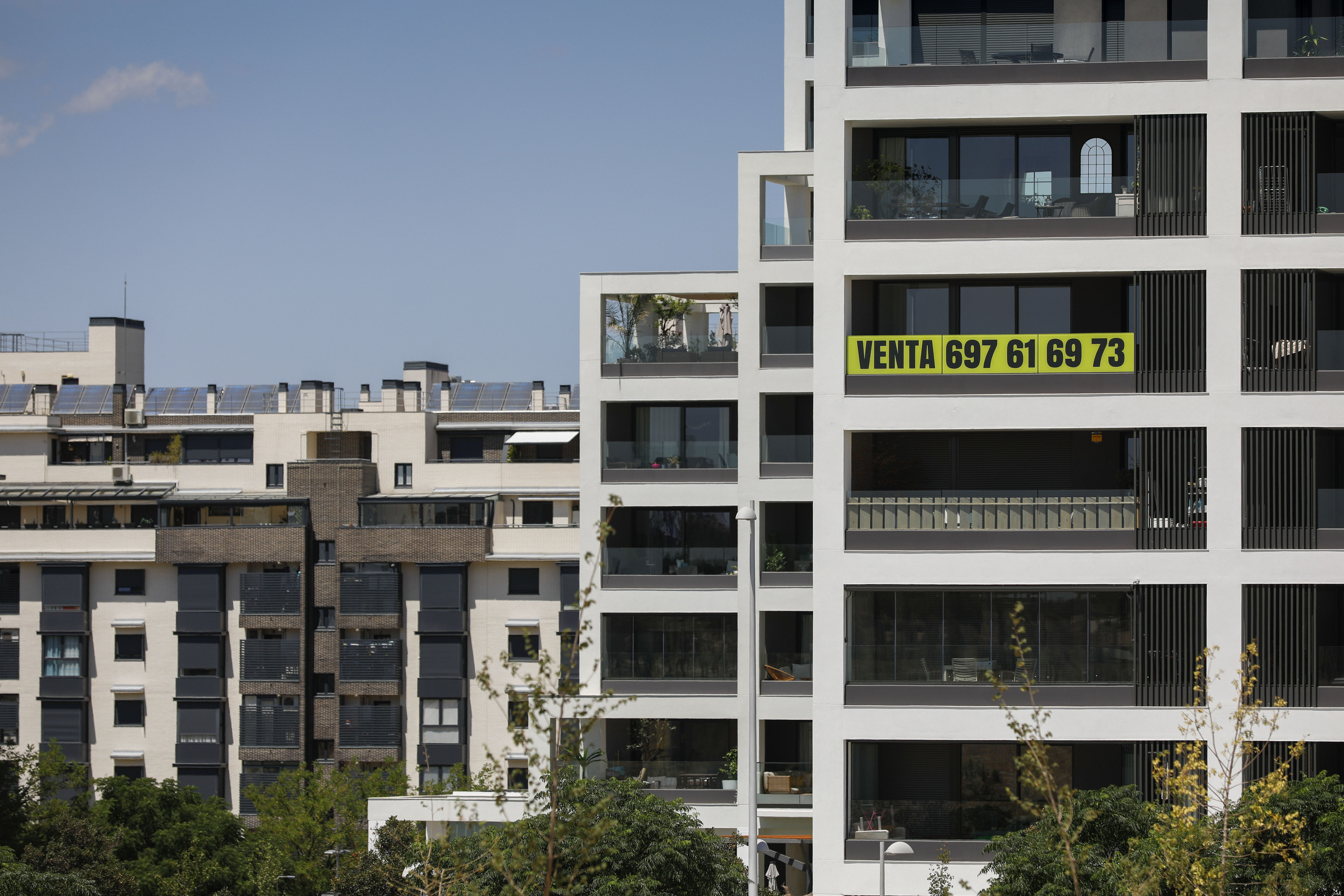 Bloque de viviendas en venta en Madrid.