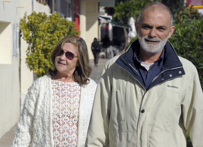 Pepa Flores junto a Massimo Stecchini, de paseo por las calles de Málaga