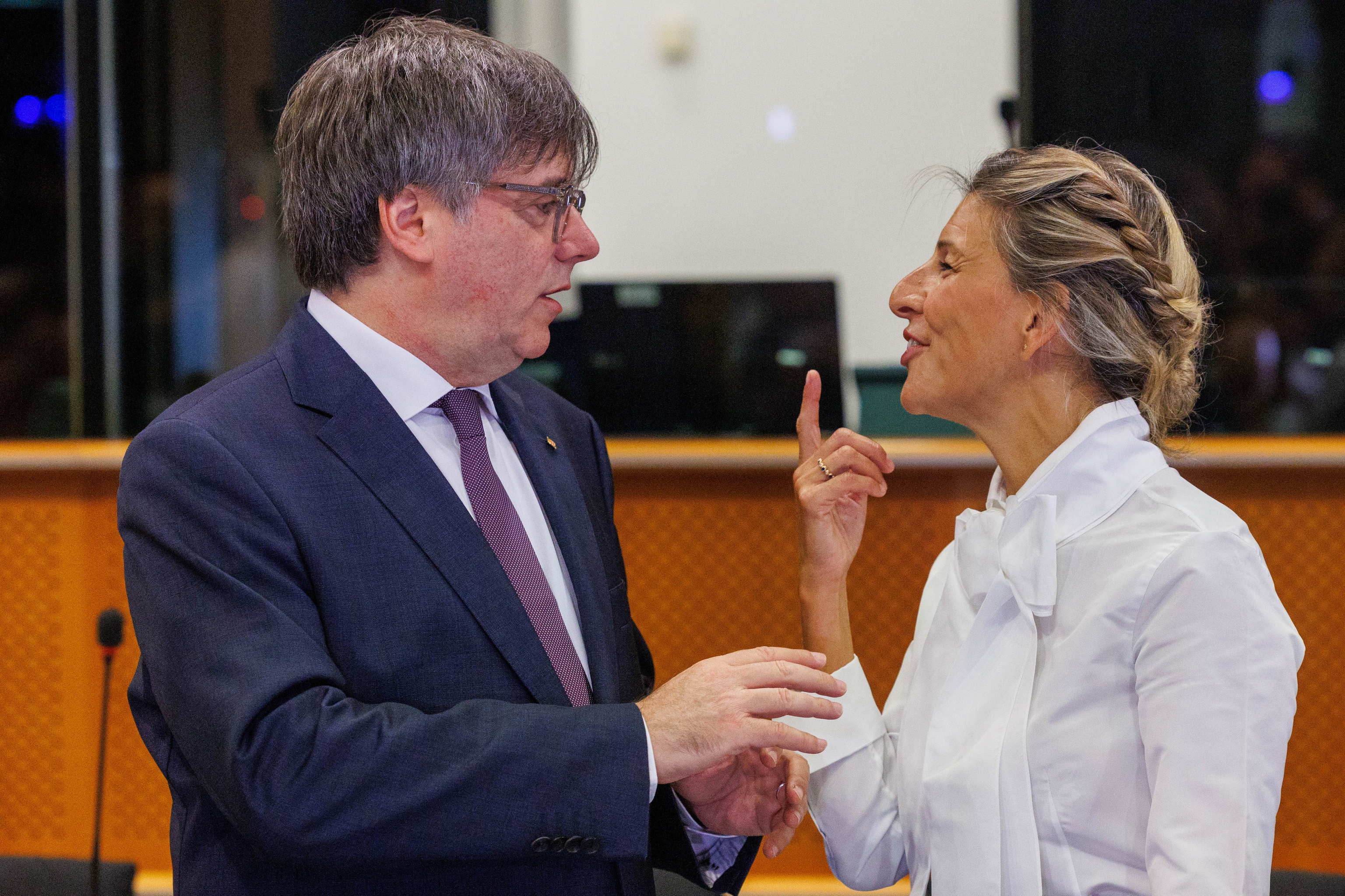 Yolanda Díaz, durante su encuentro con Puigdemont en Bruselas.